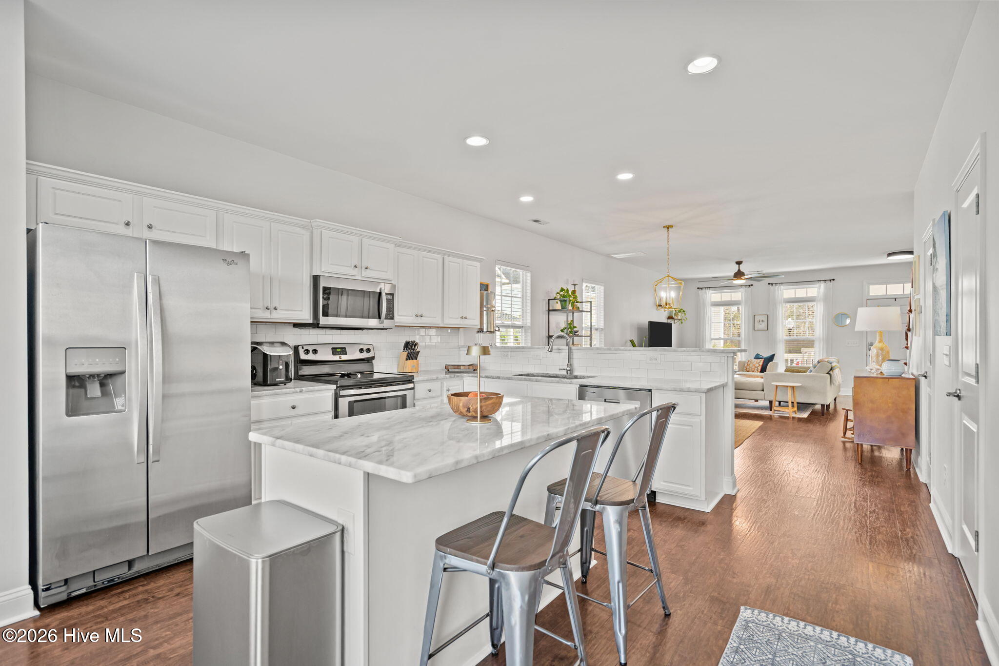 100560922 | Photo 15