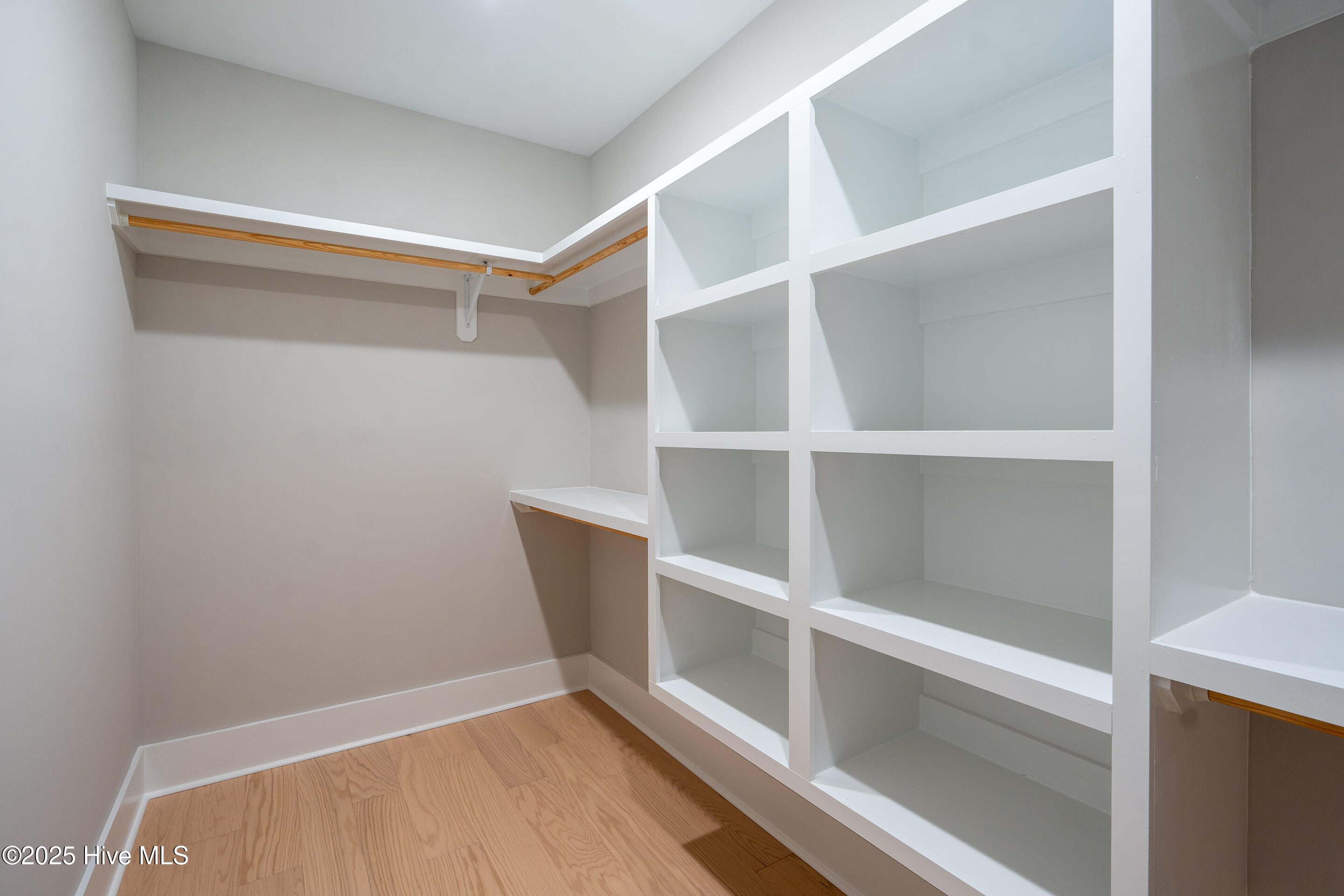 100517421 | Photo 29