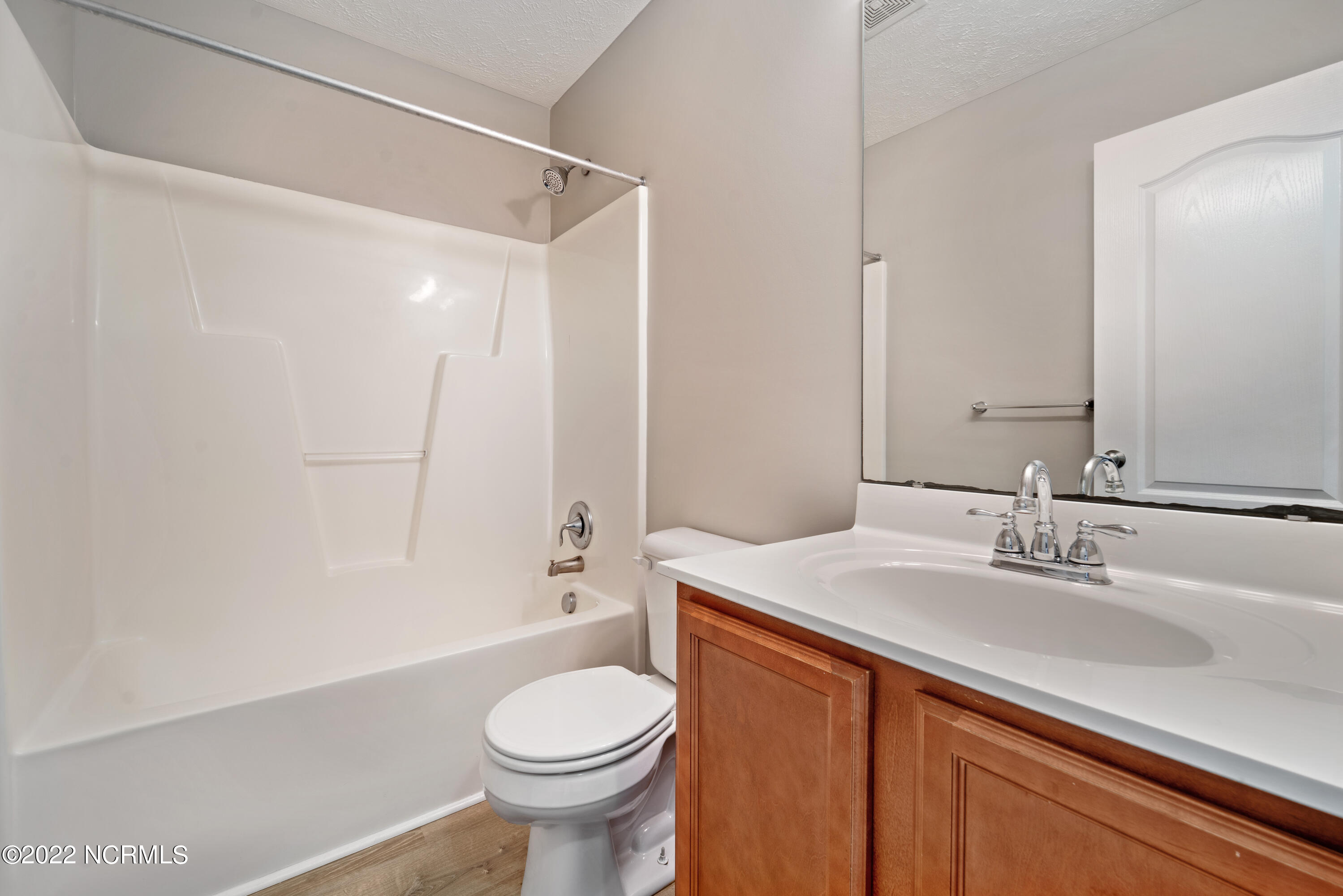 100564225 | Photo 24