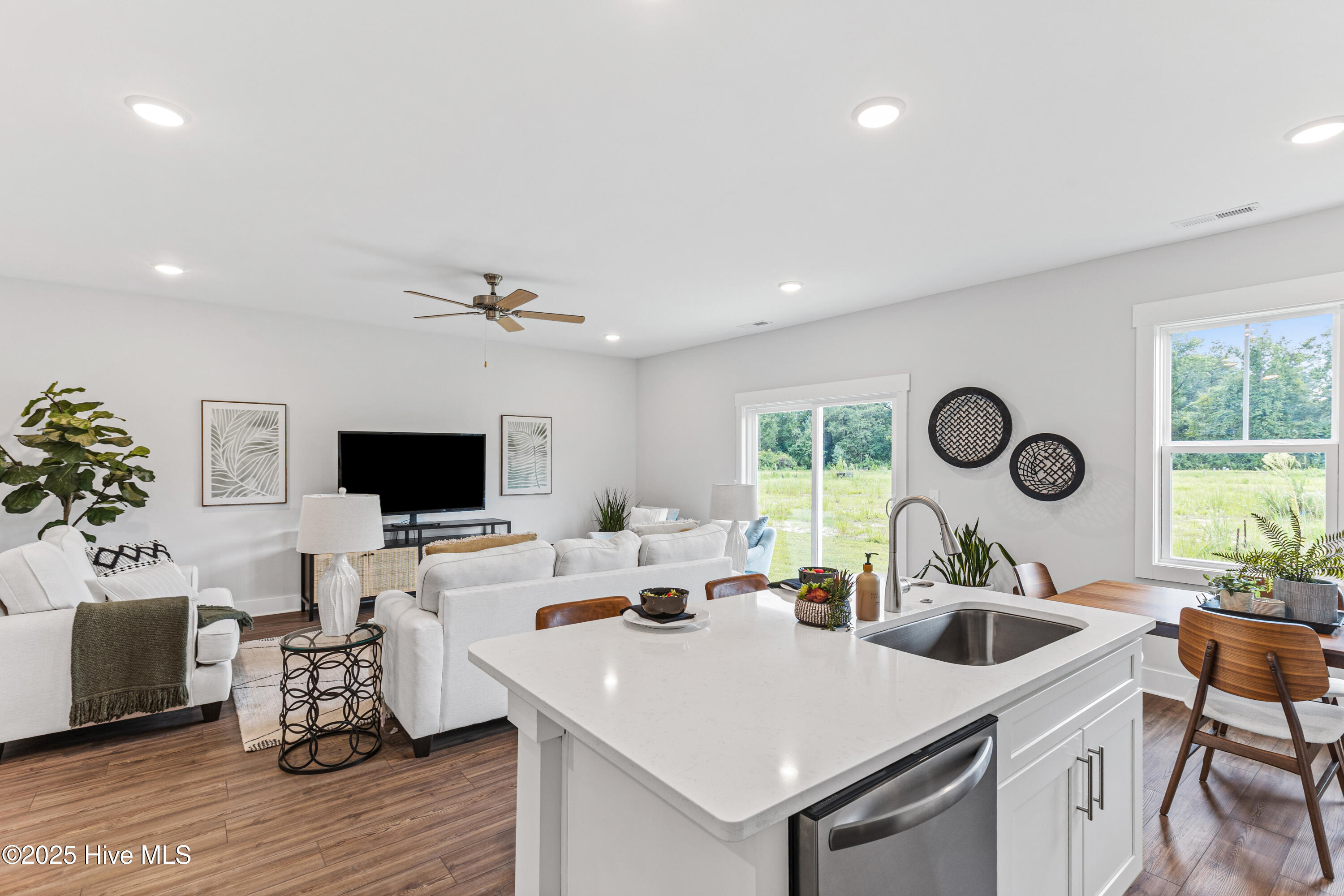 100554905 | Photo 10