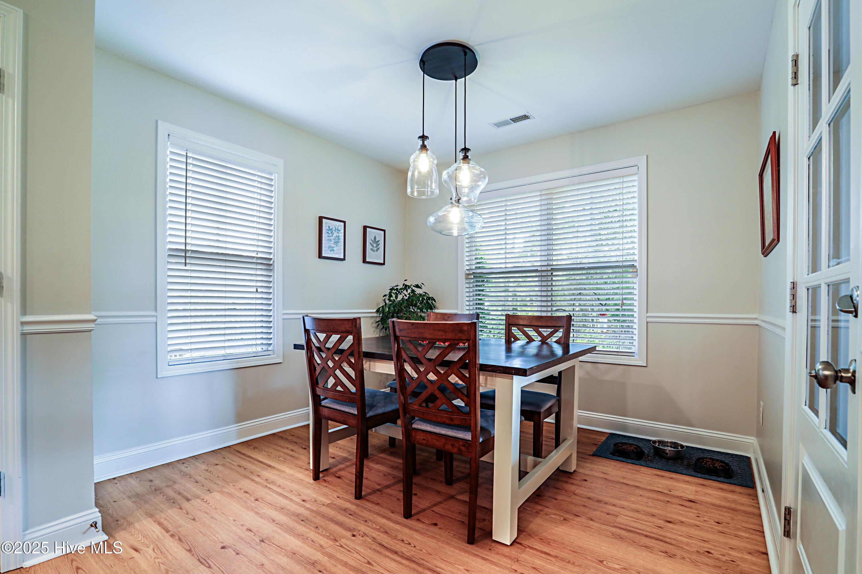 100541806 | Photo 25