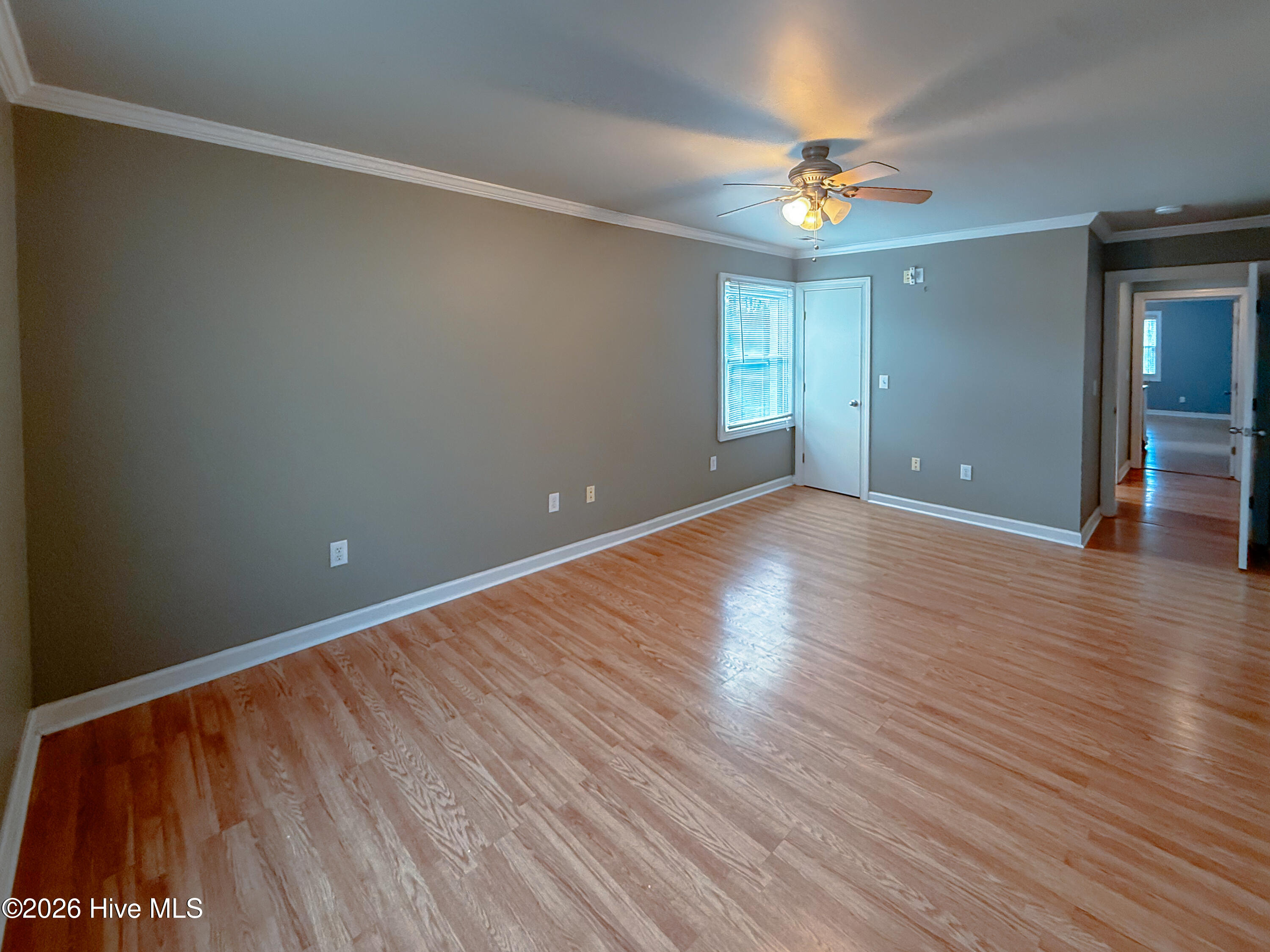 100547138 | Photo 21