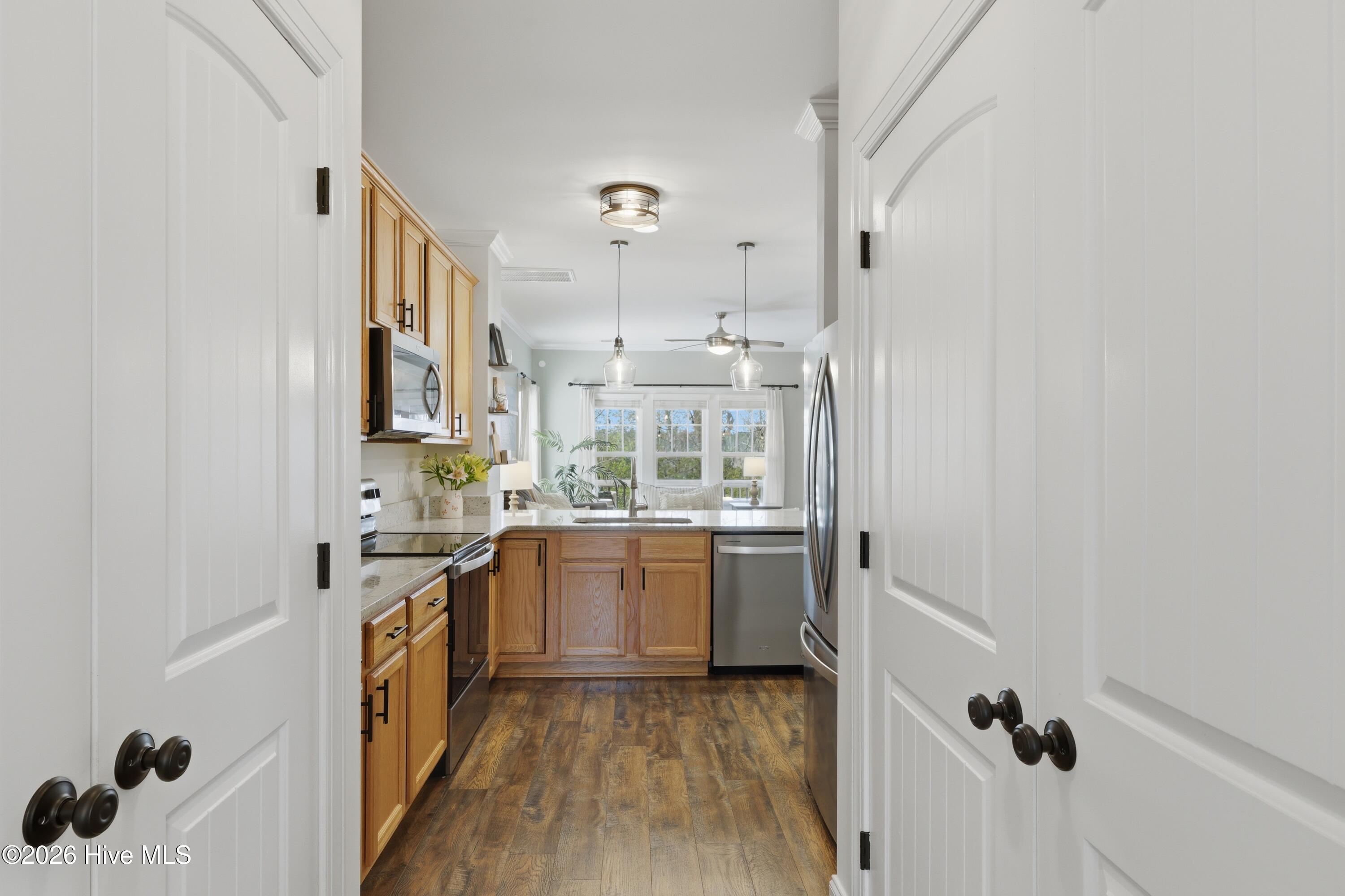 100563729 | Photo 13