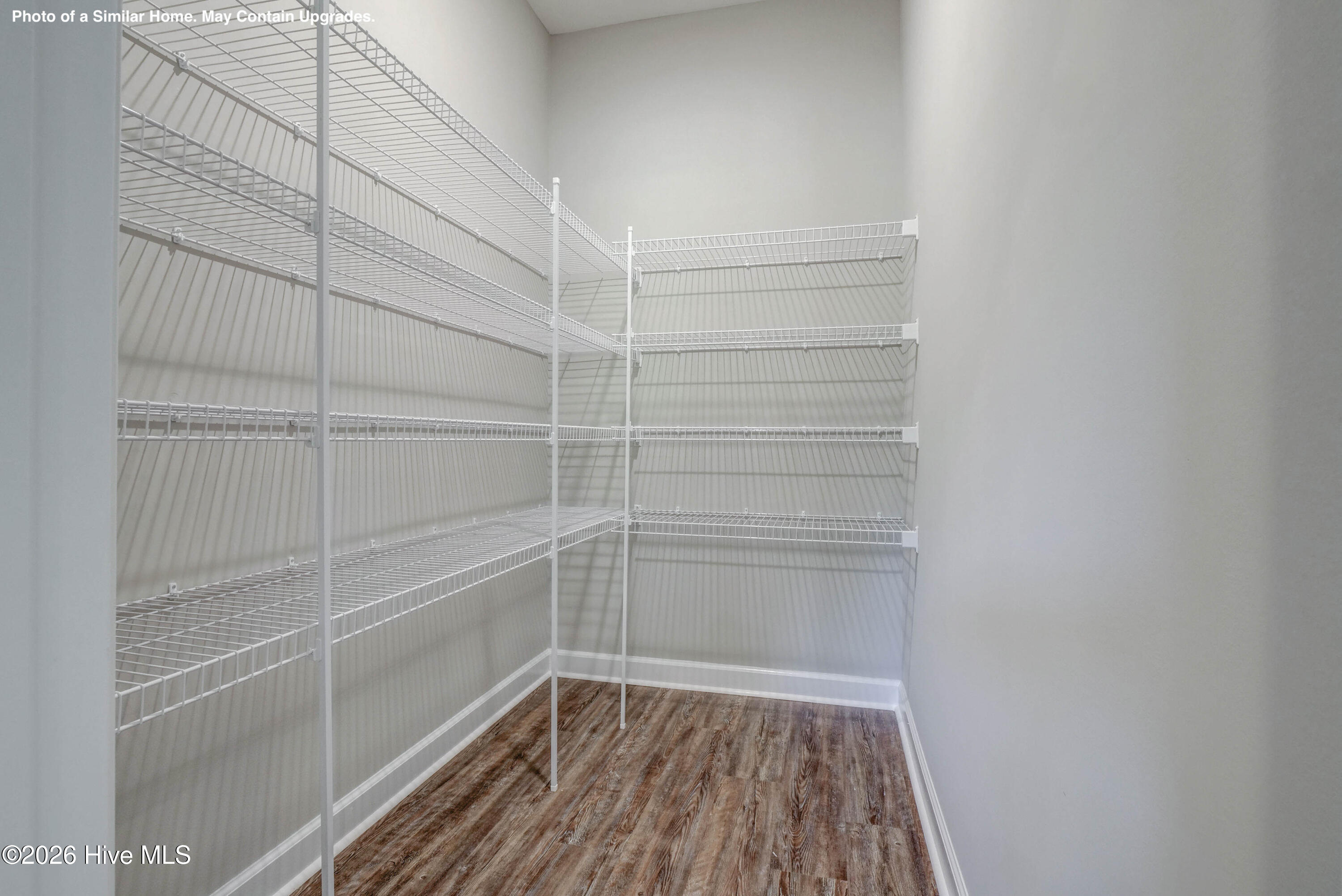 100567172 | Photo 20