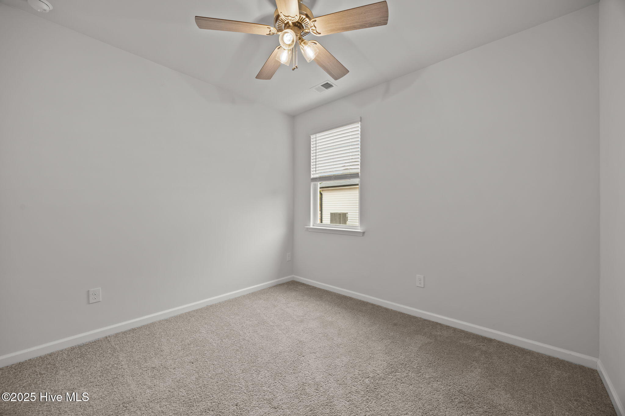 100546434 | Photo 24