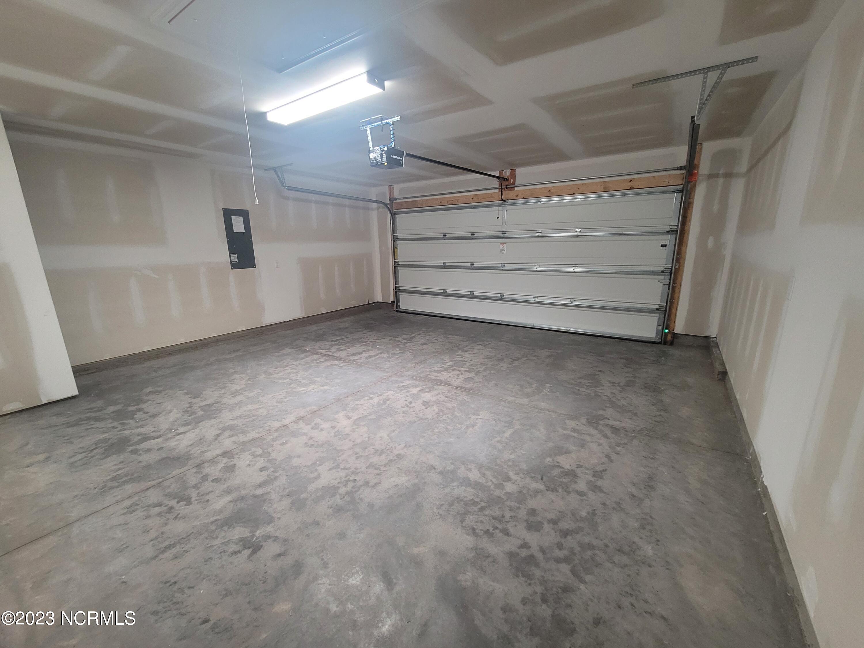 100556788 | Photo 27