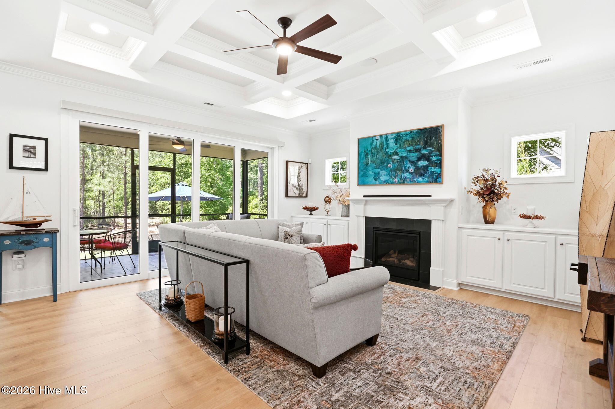 100569004 | Photo 12