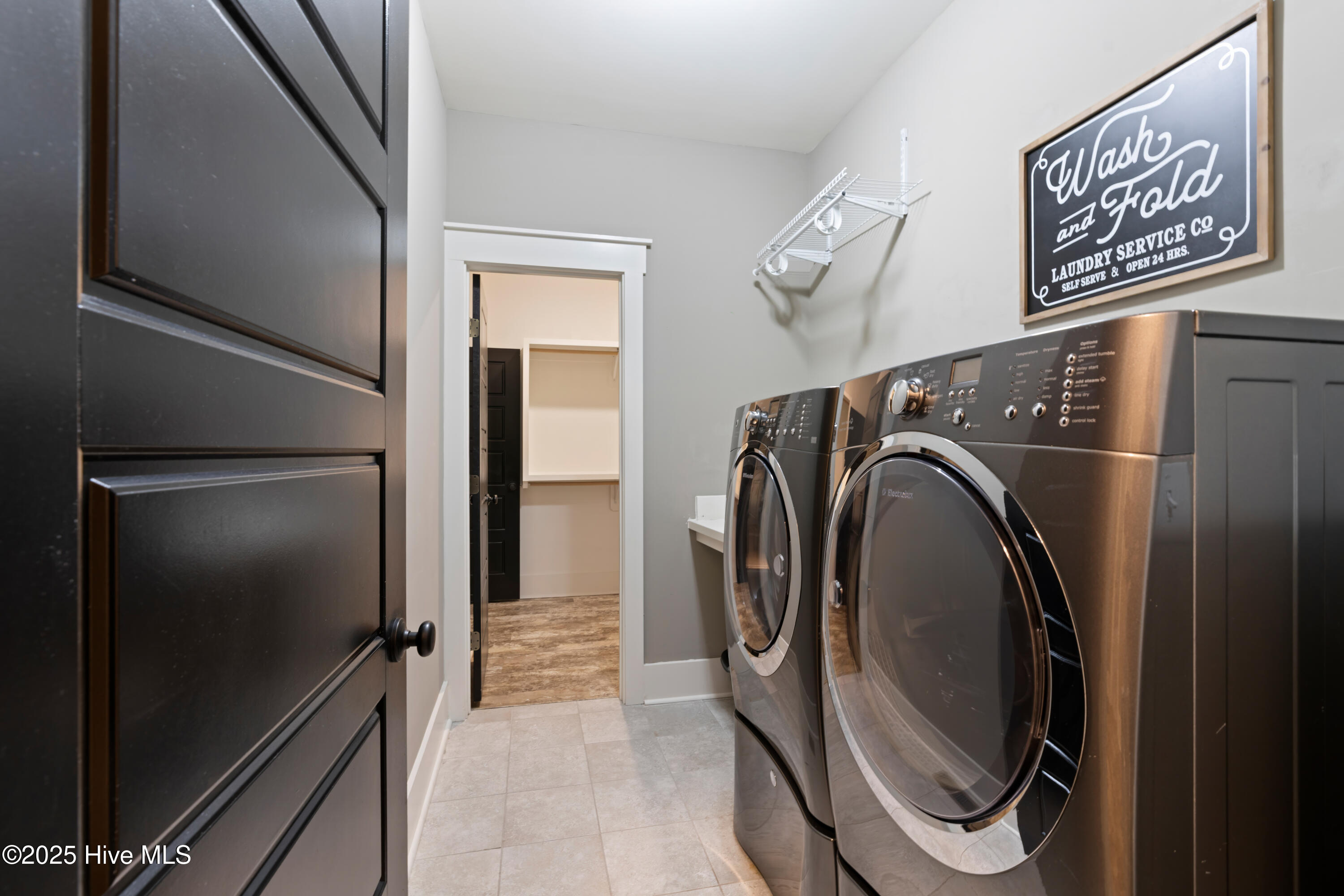 100543866 | Photo 56