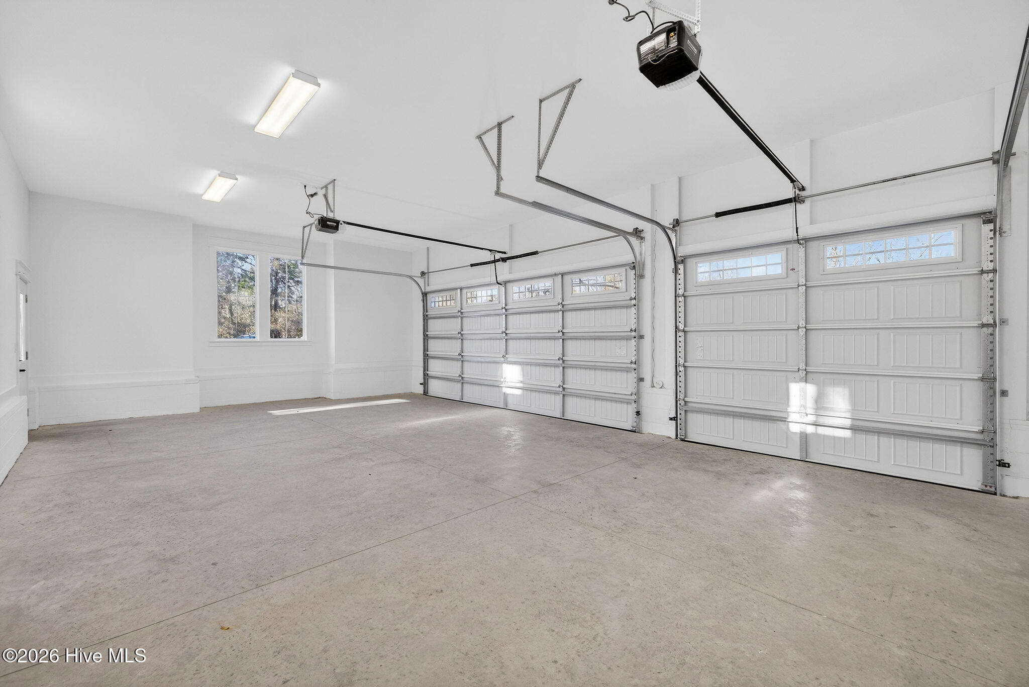 100548792 | Photo 39