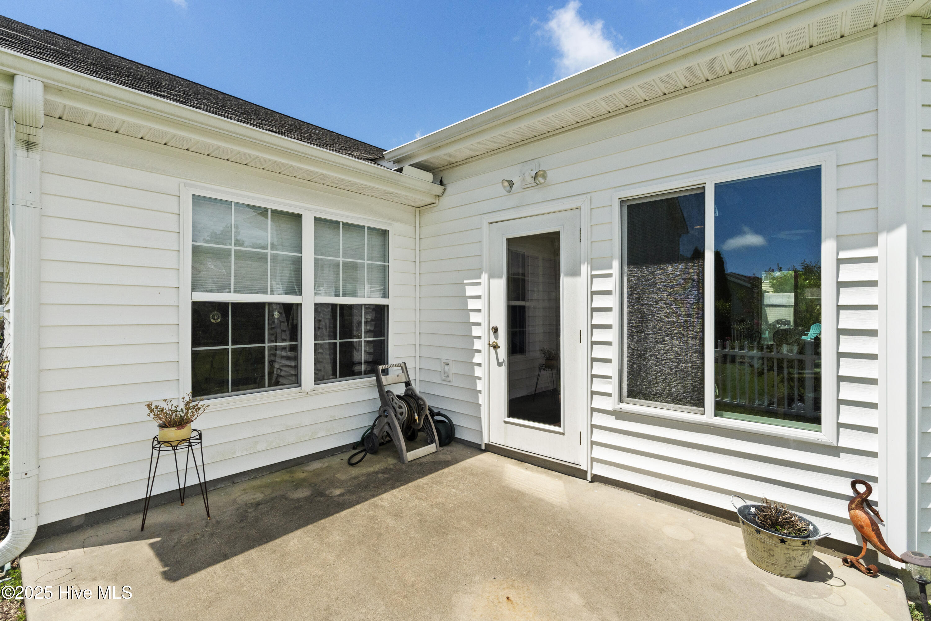 100521862 | Photo 43