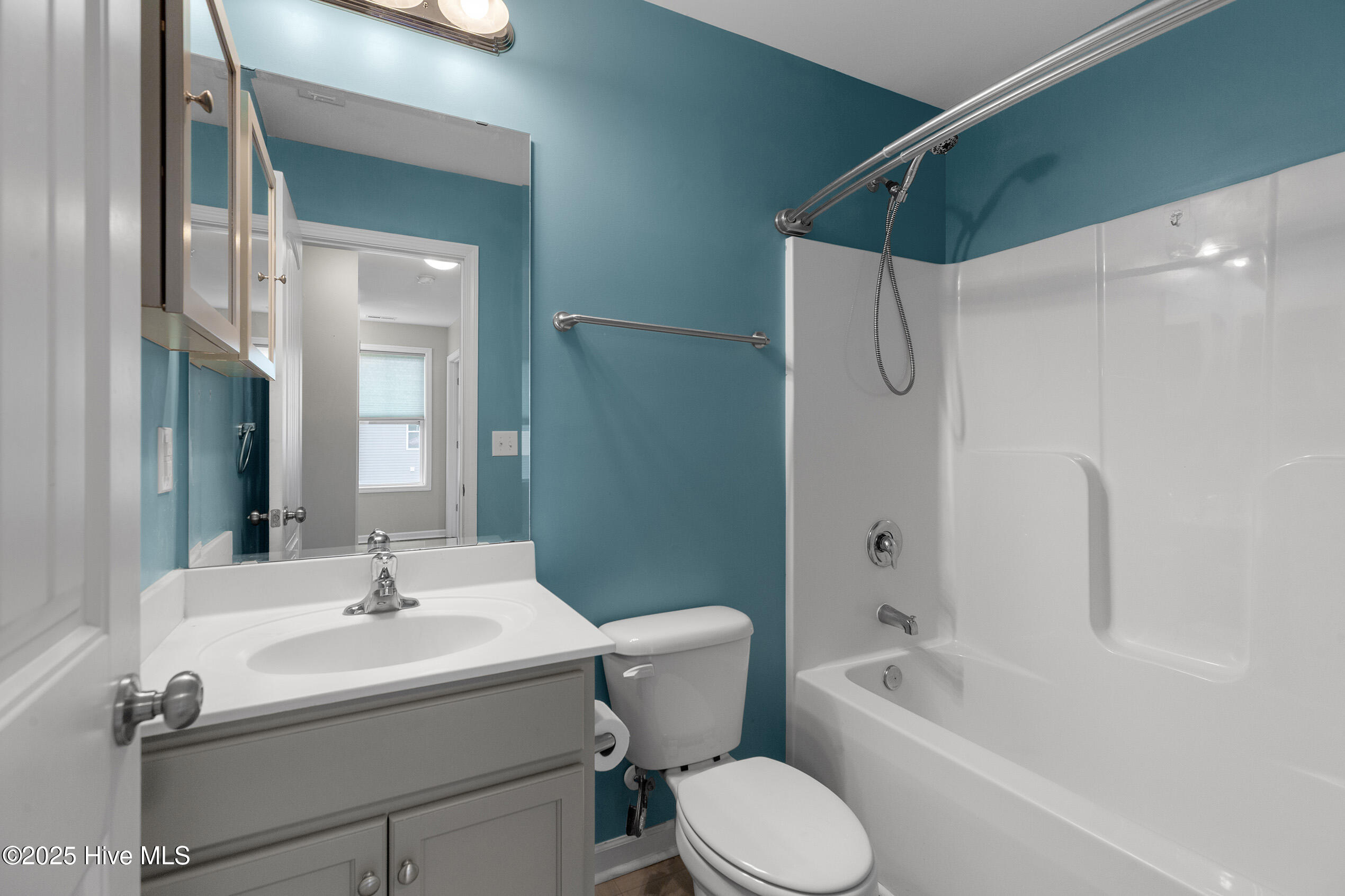 100547149 | Photo 28