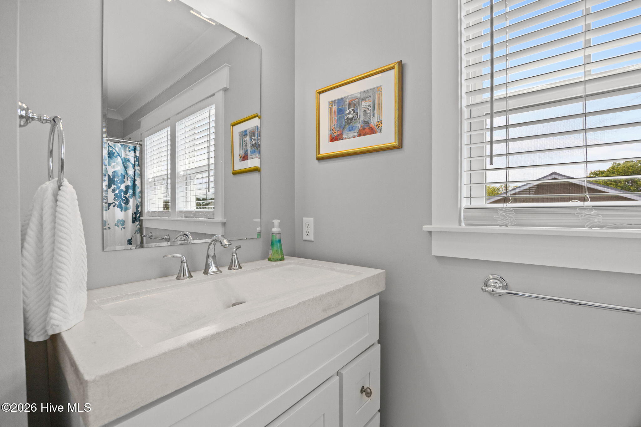 100564521 | Photo 30