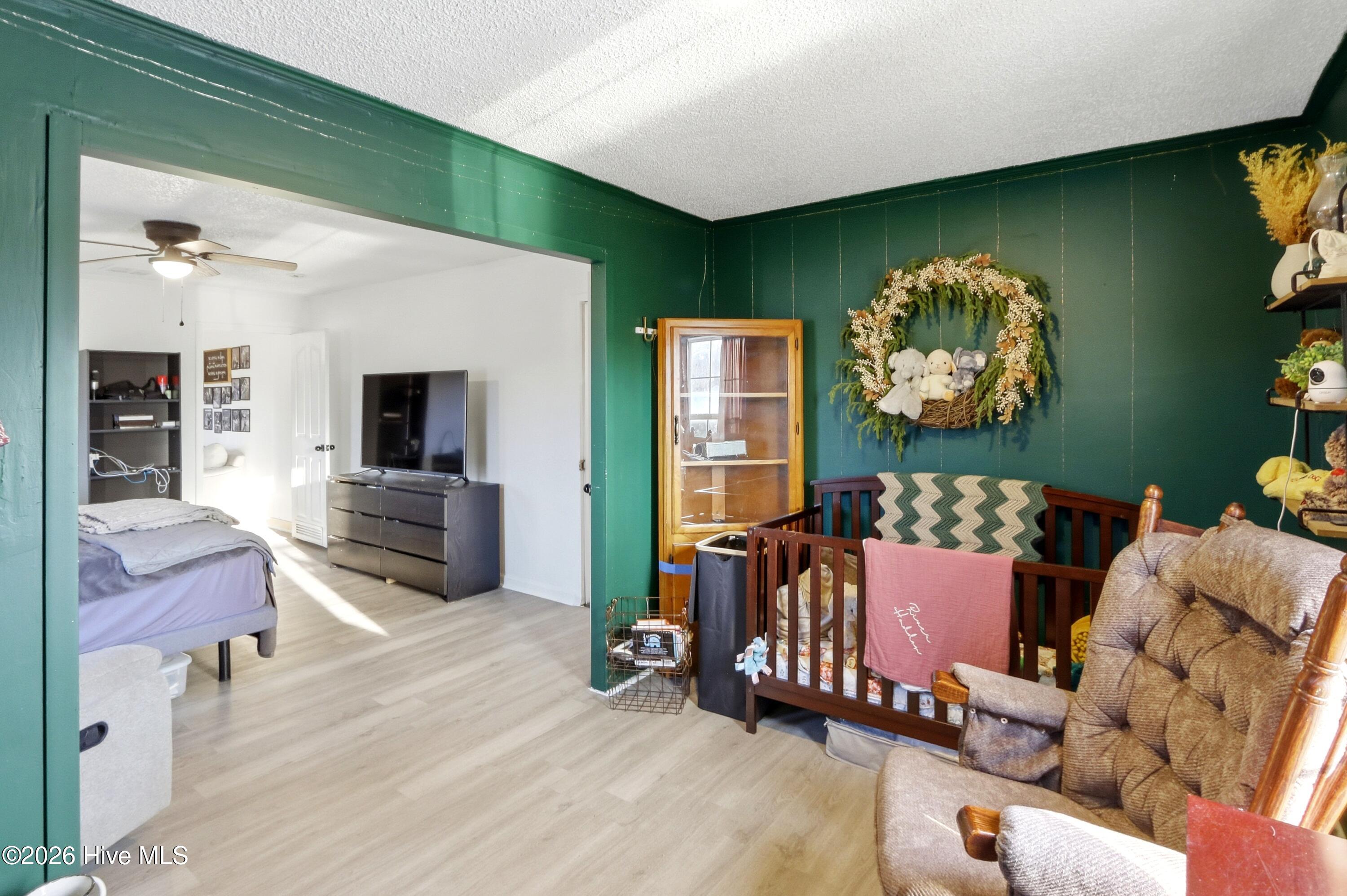 100548935 | Photo 39