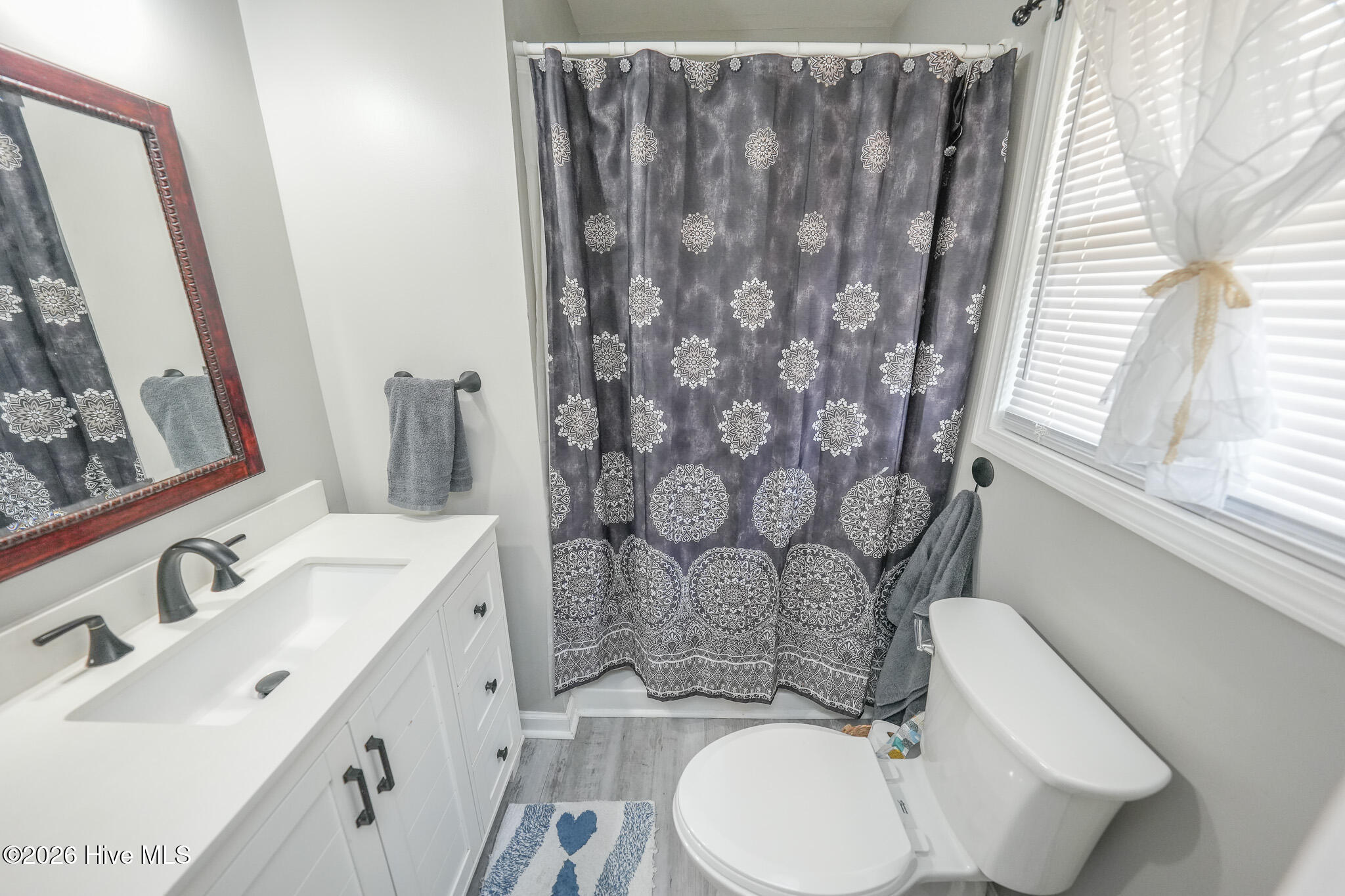 100558705 | Photo 29