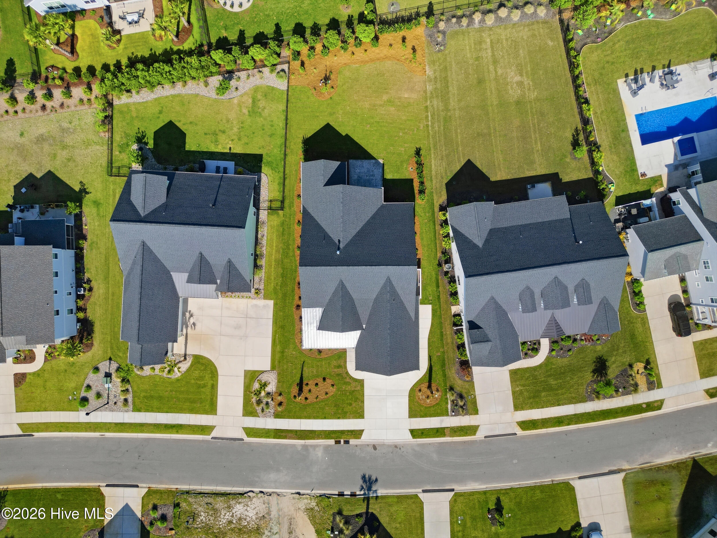 100567785 | Photo 77