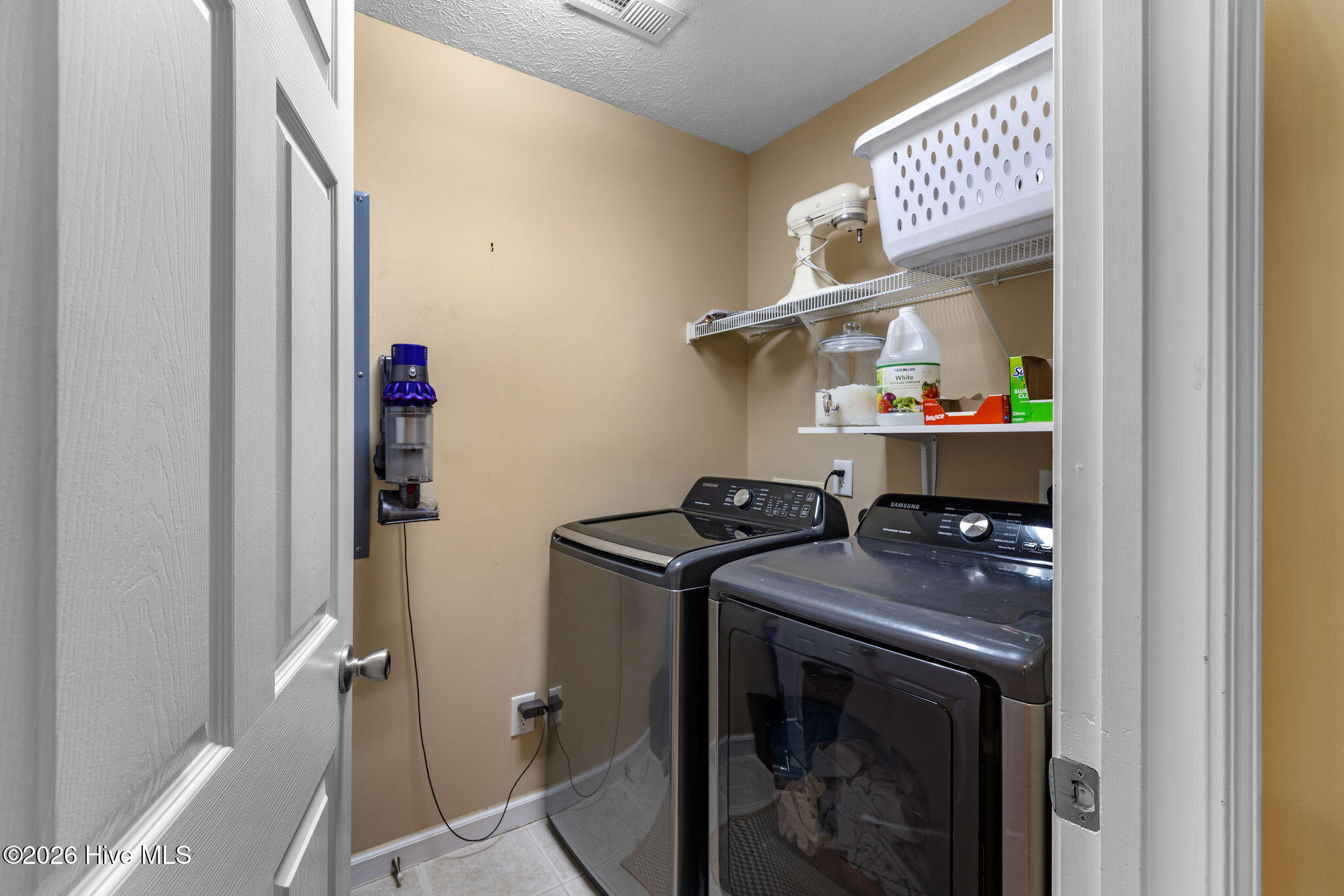 100551097 | Photo 21