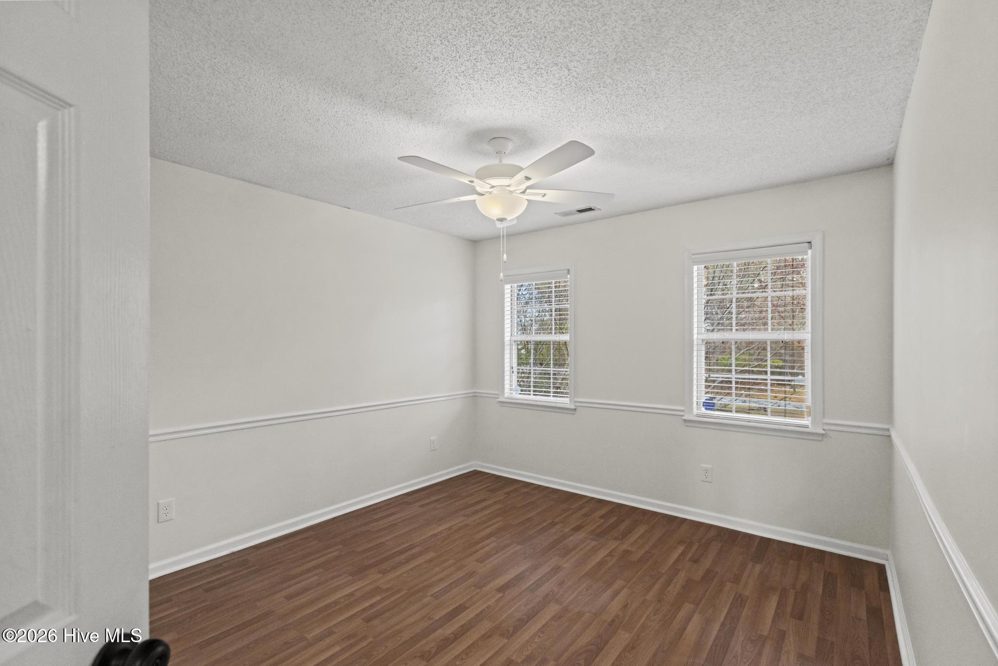 100548531 | Photo 31