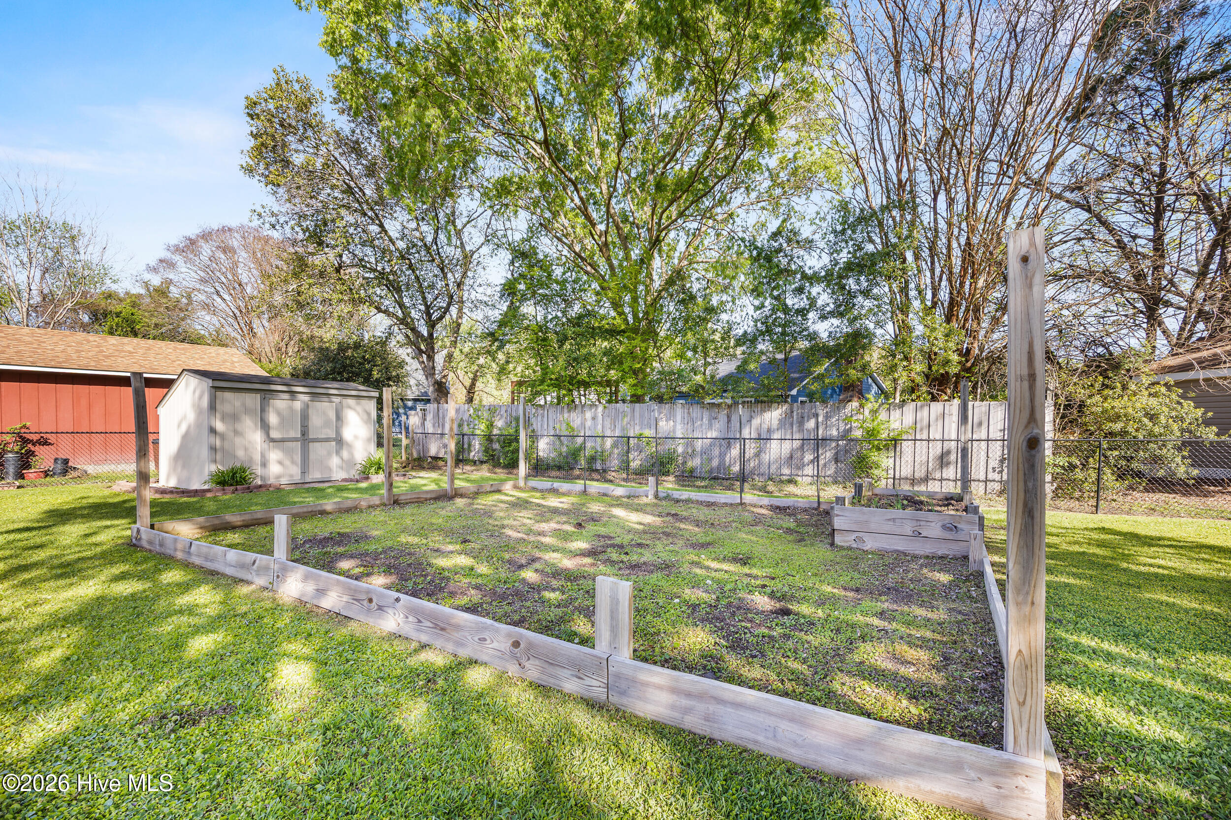 100565895 | Photo 42