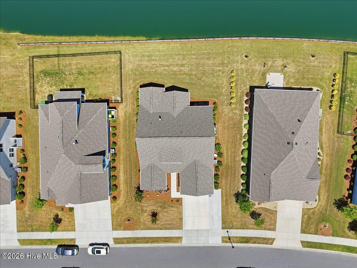 100569276 | Photo 64