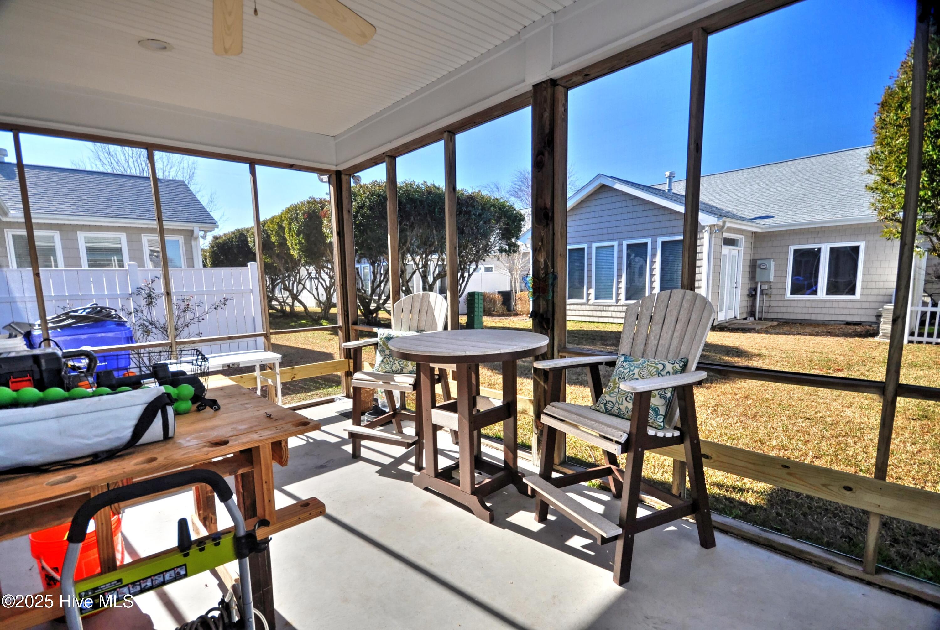 100547082 | Photo 19