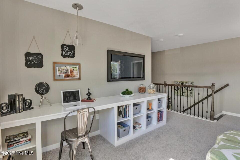 100561161 | Photo 17