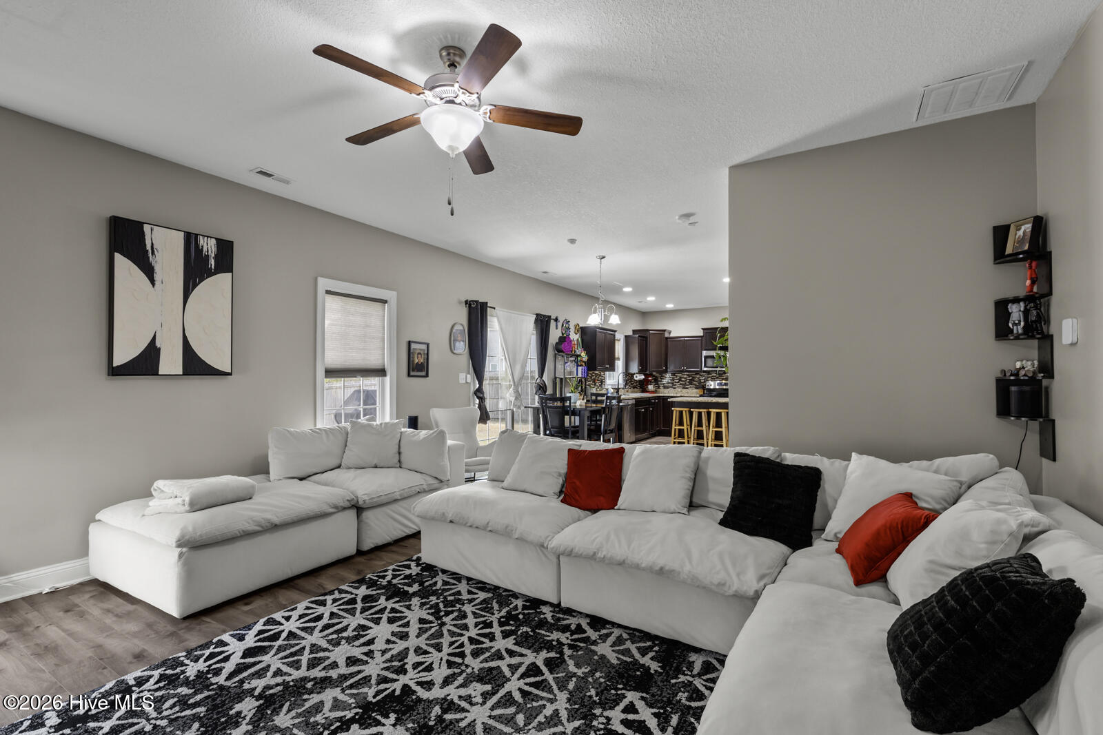 100558564 | Photo 12