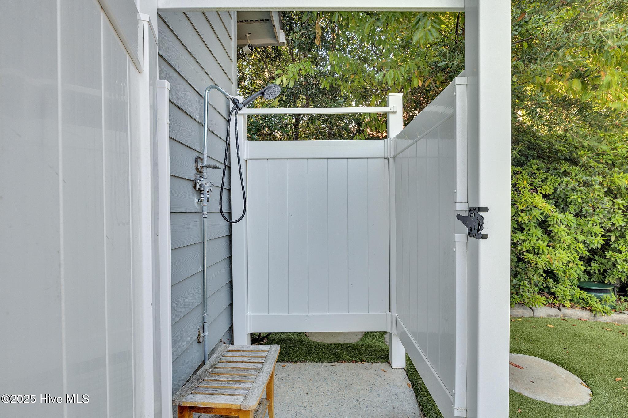 100527249 | Photo 62