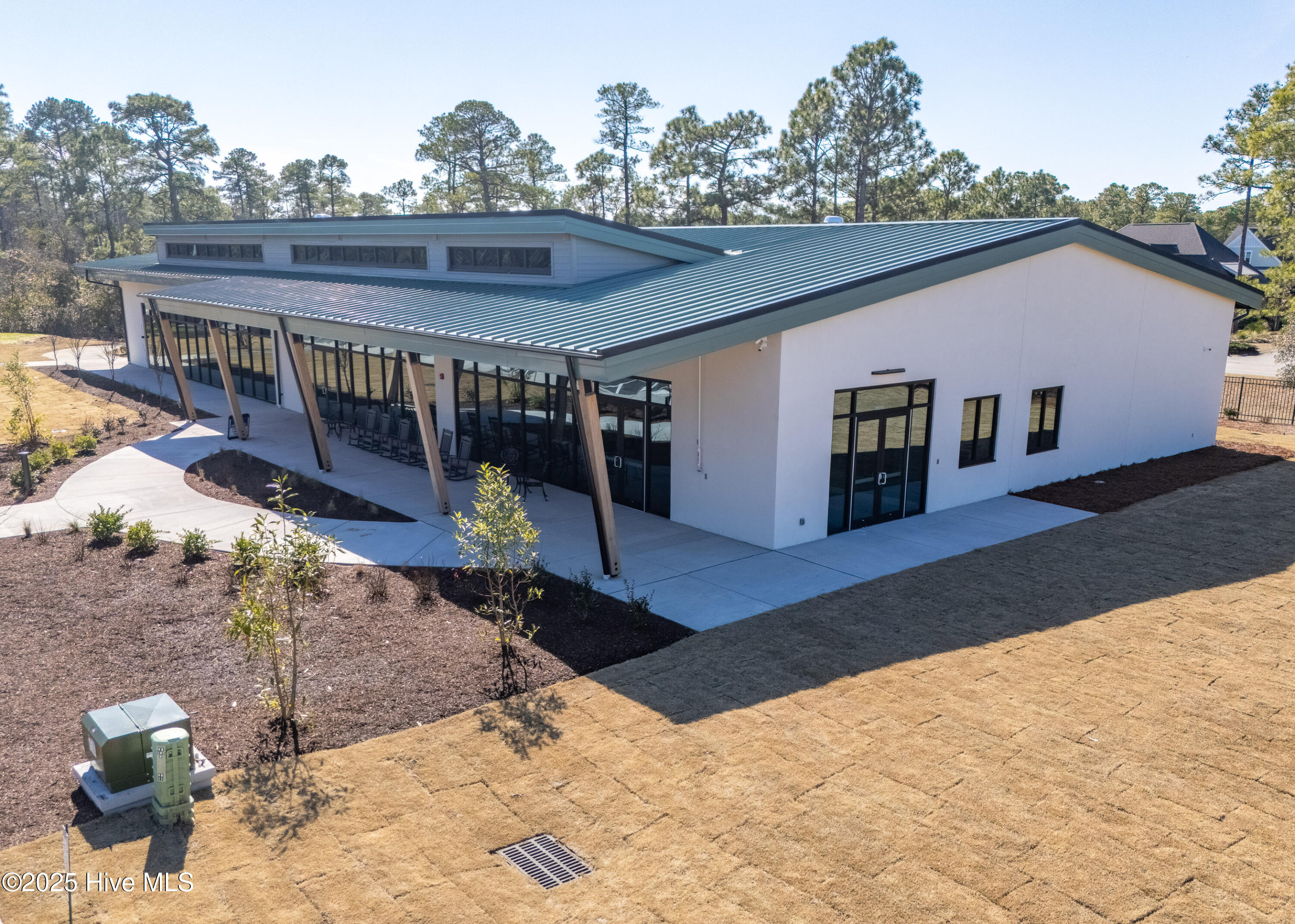 100535252 | Photo 15