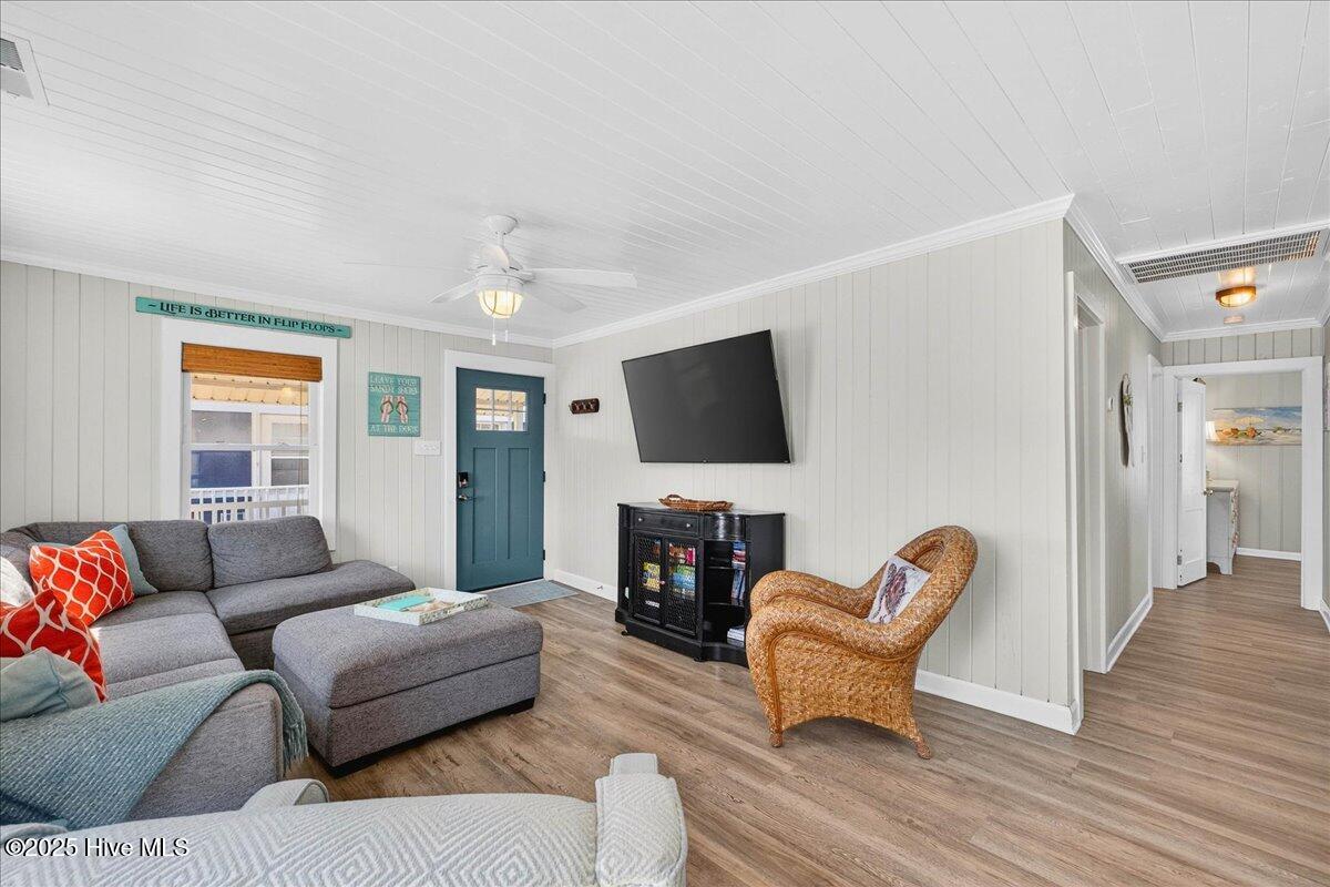 100527875 | Photo 10