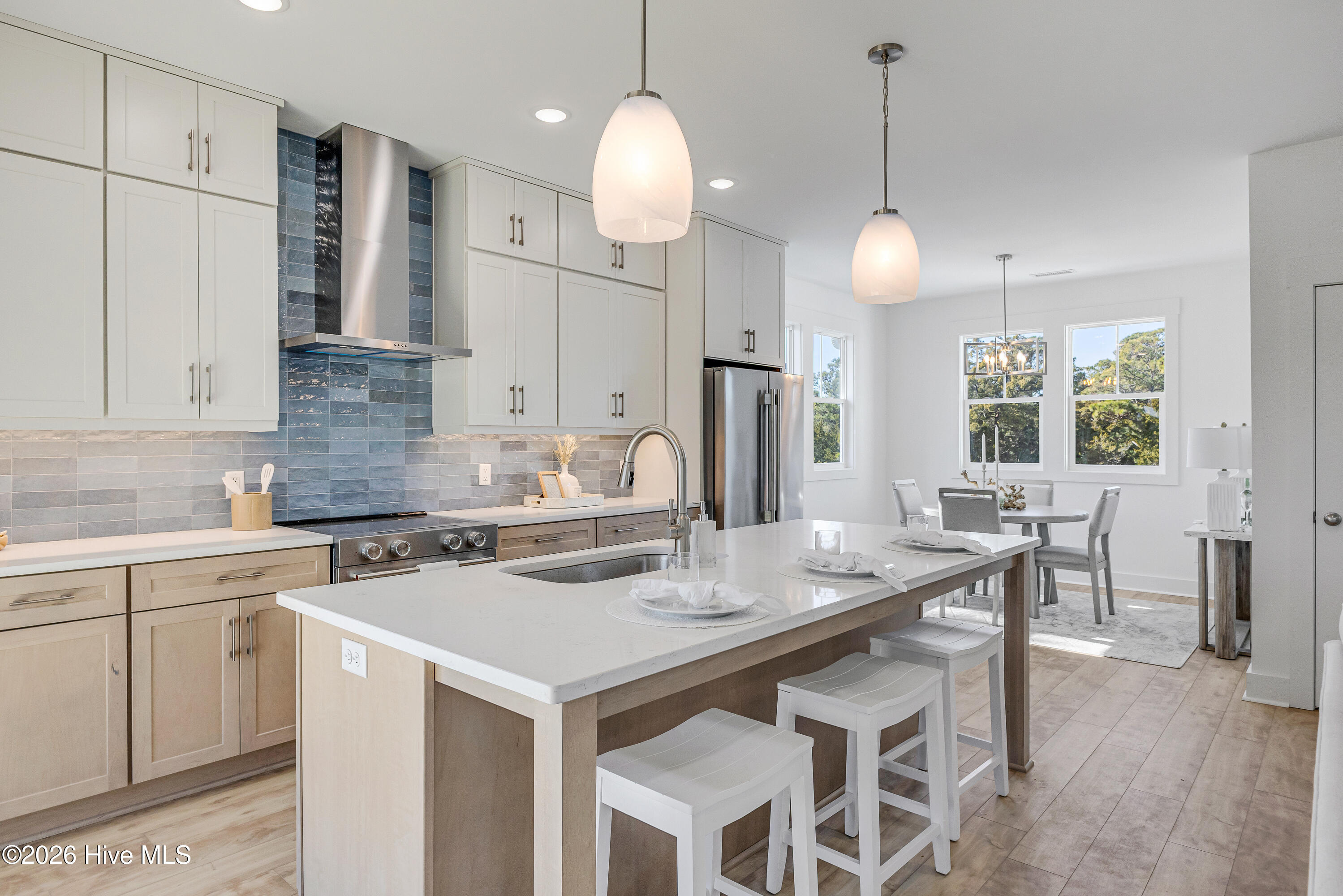 100534543 | Photo 13