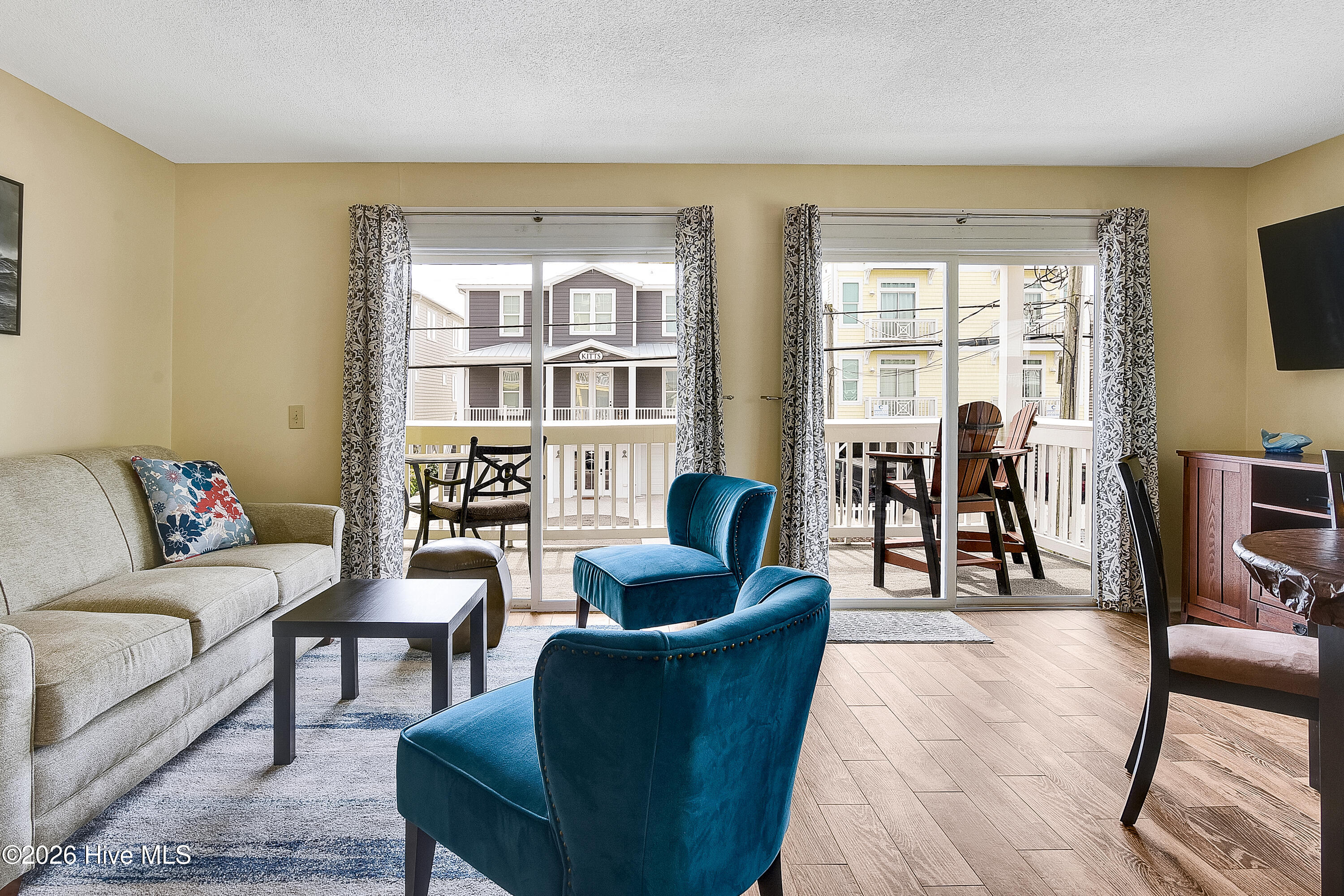 100555375 | Photo 21