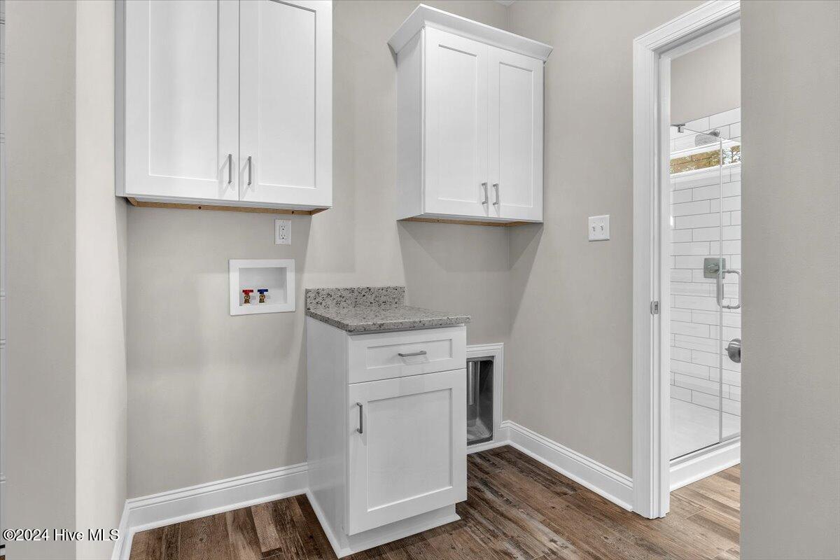 100479433 | Photo 43