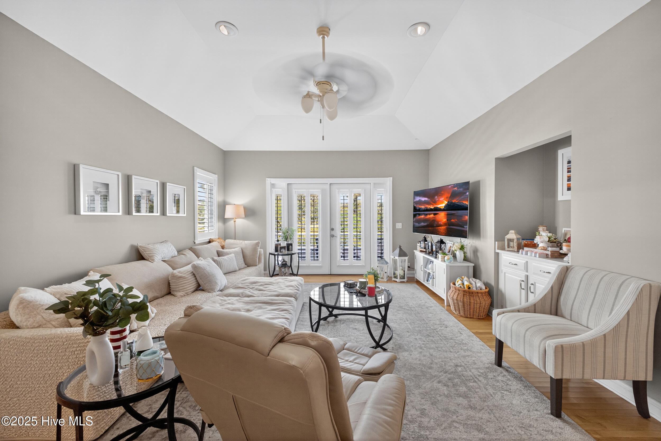 100528794 | Photo 11