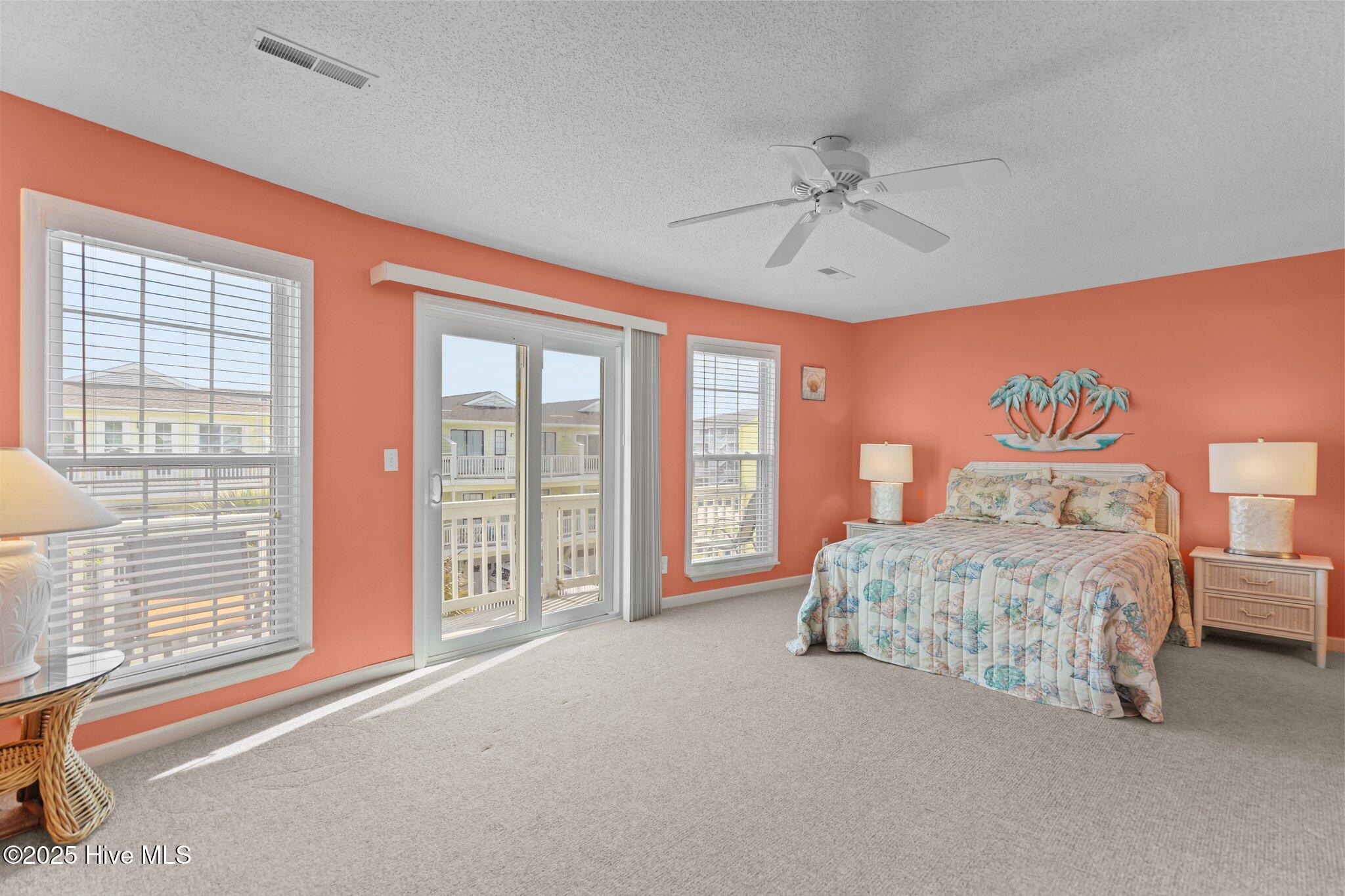 100554809 | Photo 22