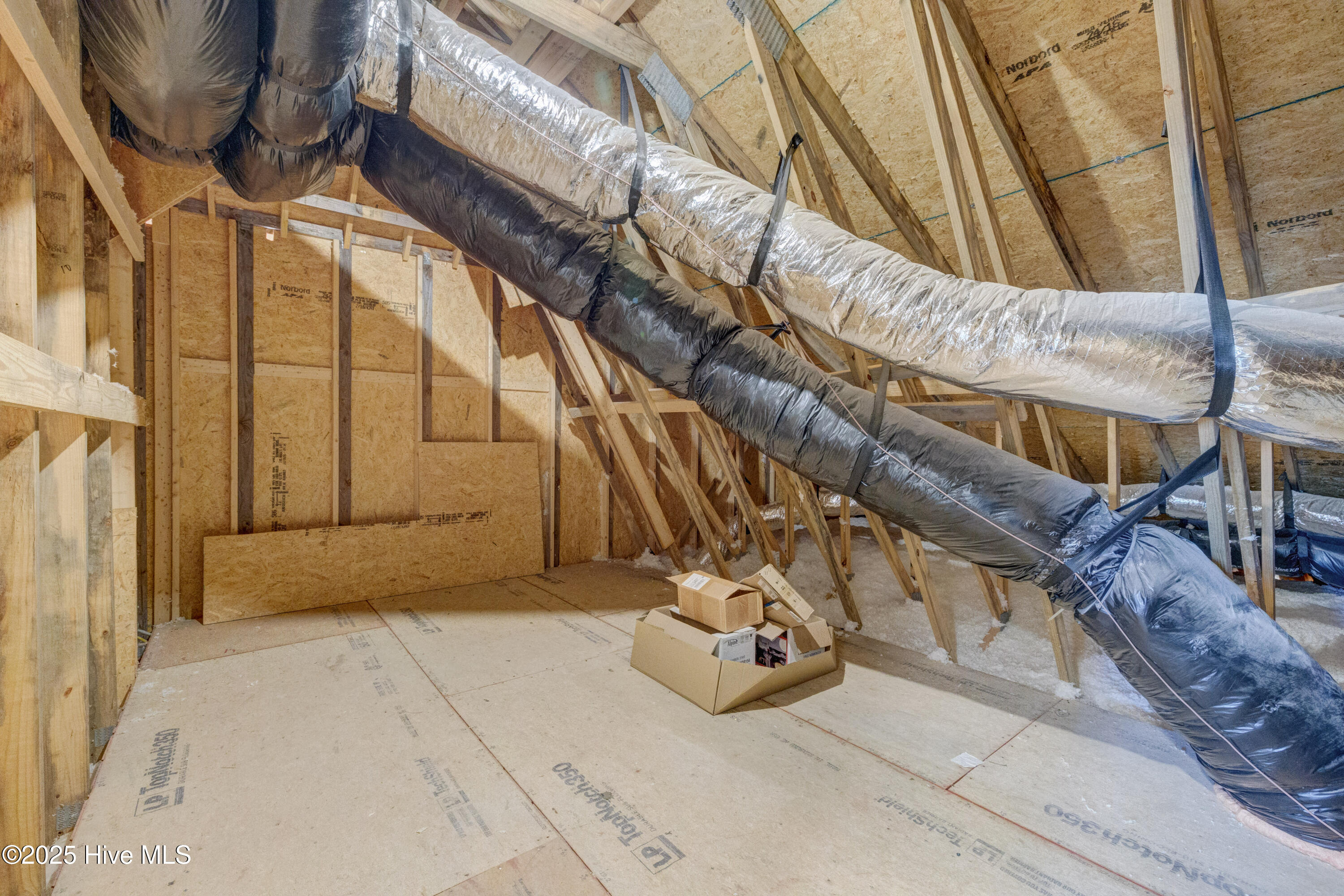 100491210 | Photo 53