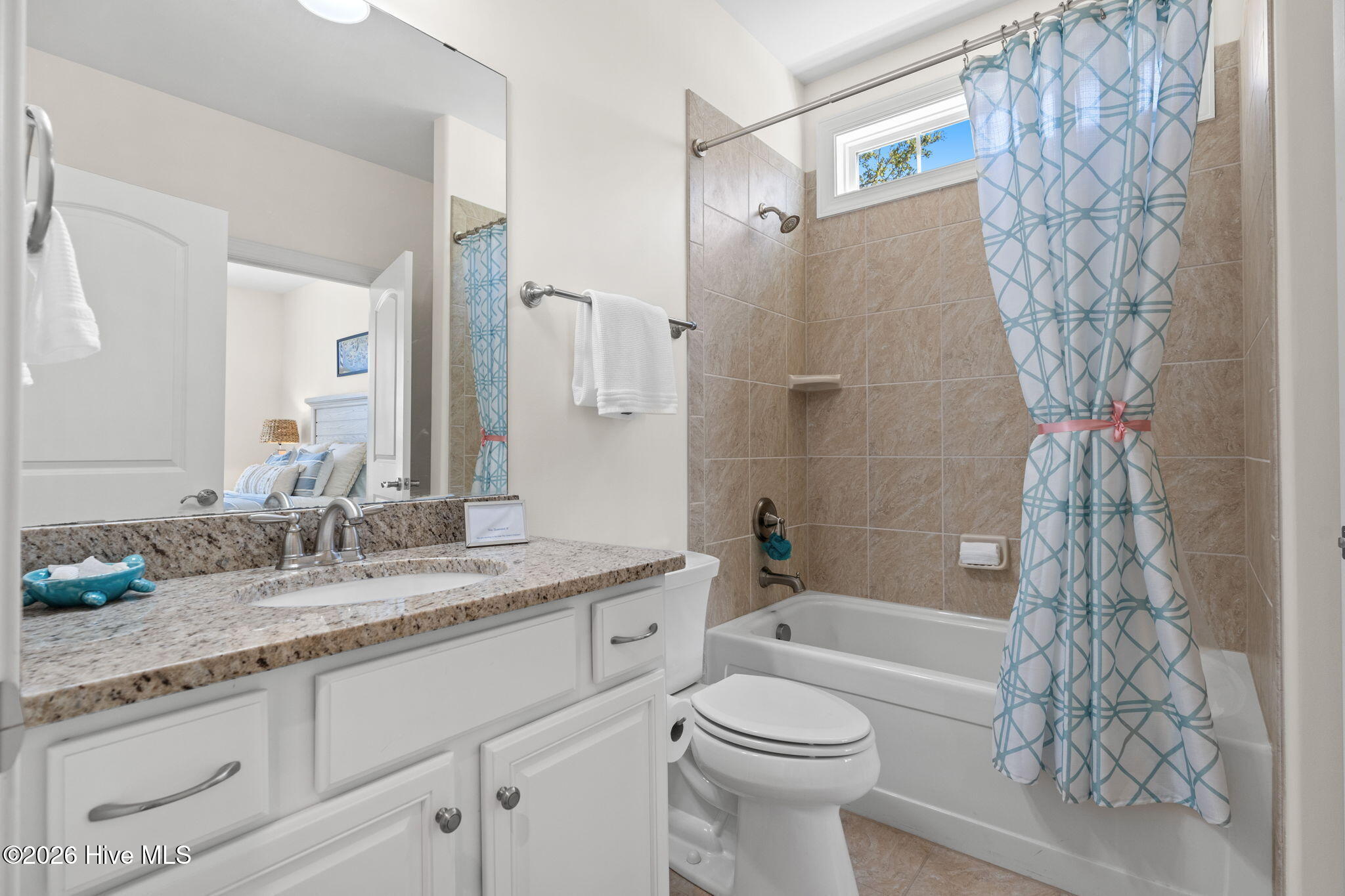 Undisclosed Address, Southport, NC, 28461