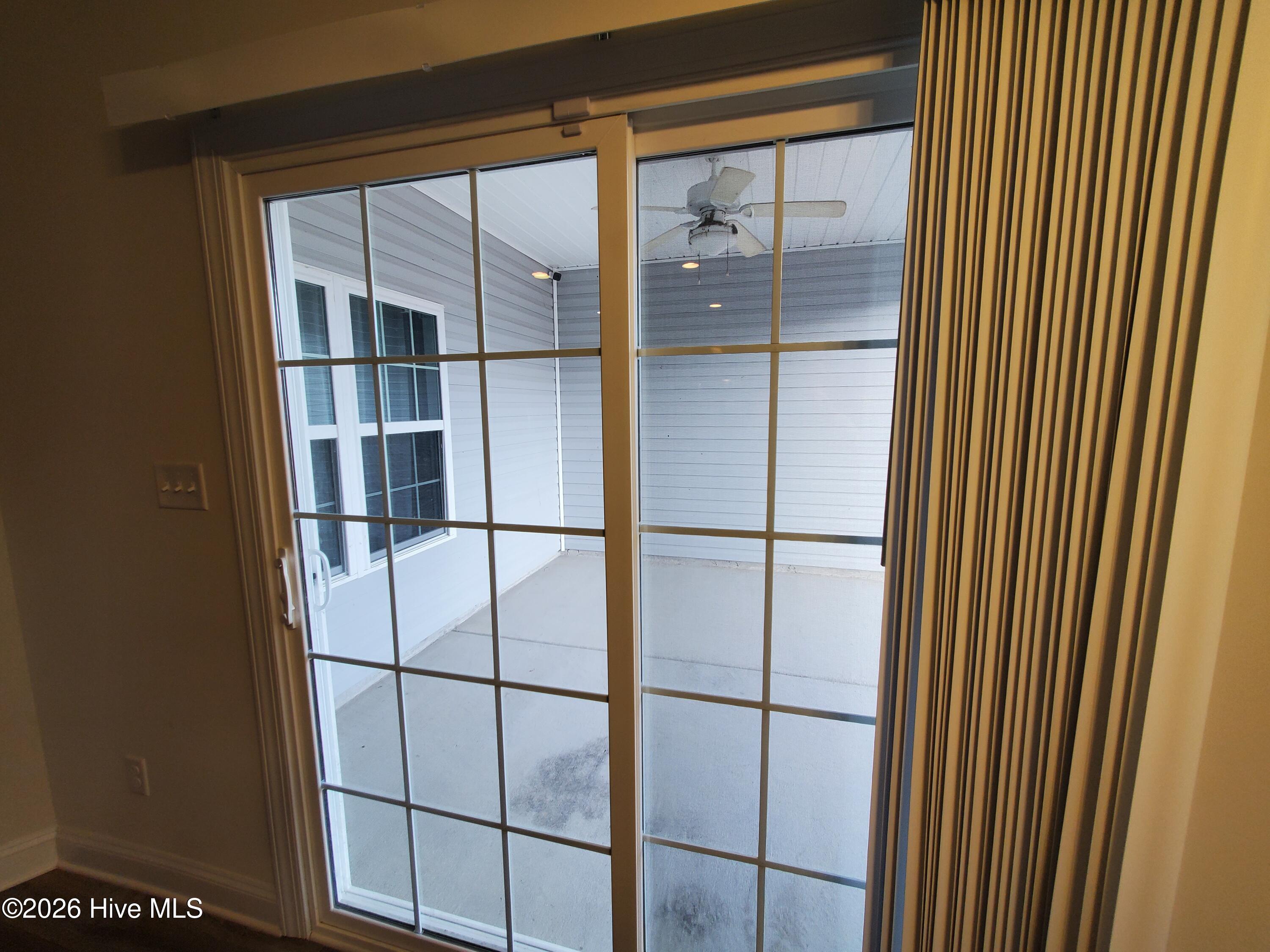 100554892 | Photo 11