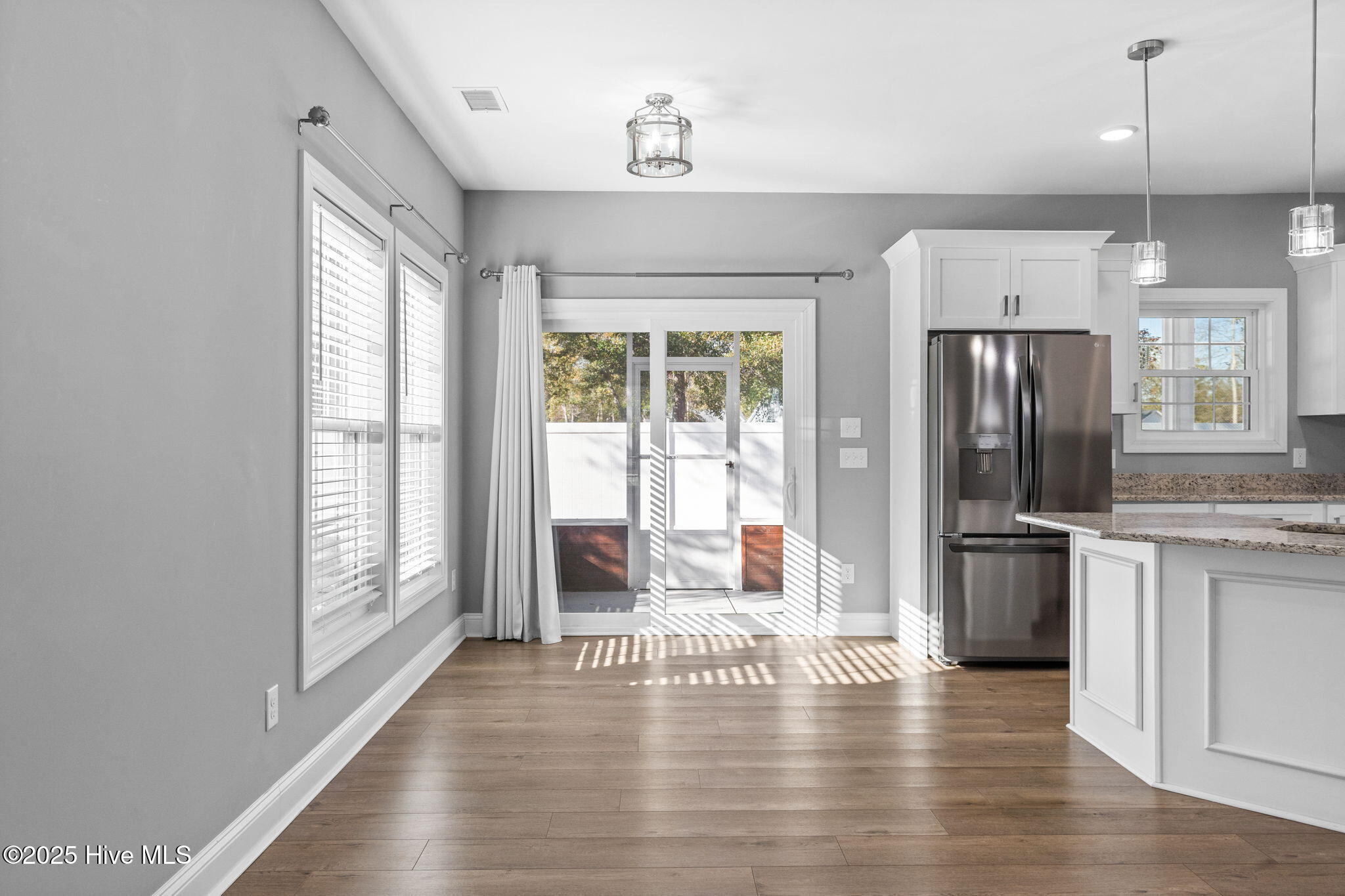 100544507 | Photo 16