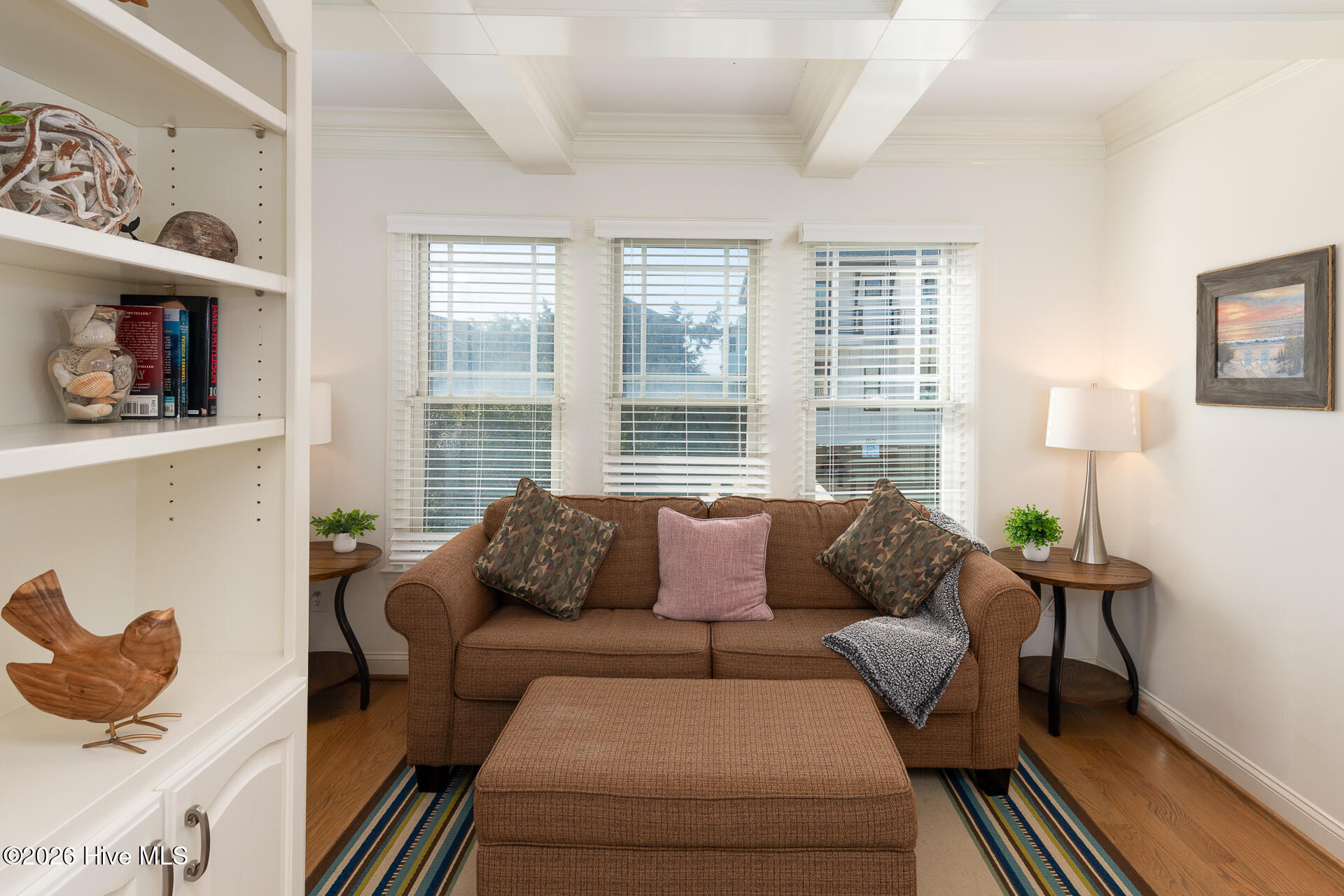 100562037 | Photo 17