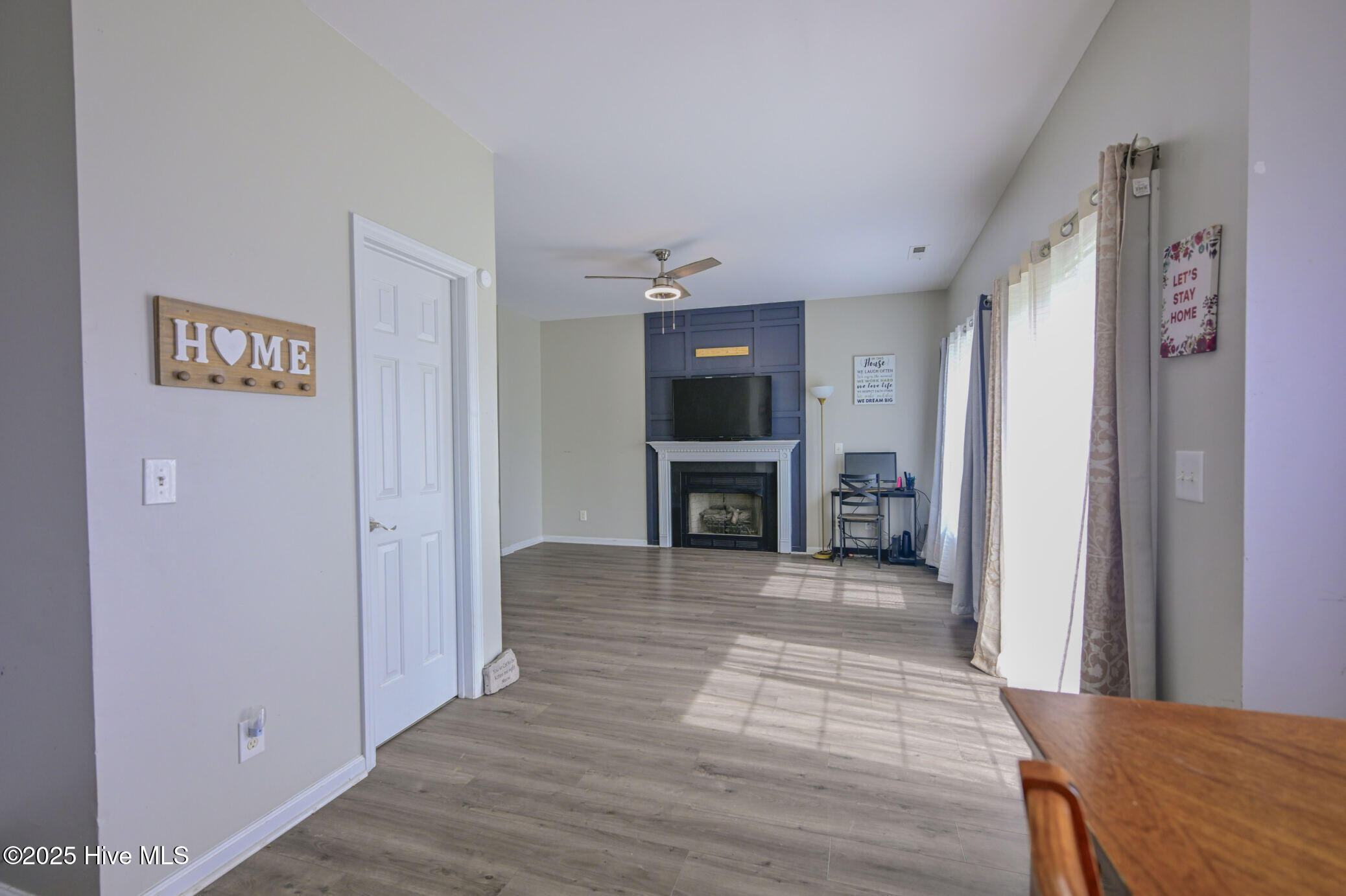 100506950 | Photo 11