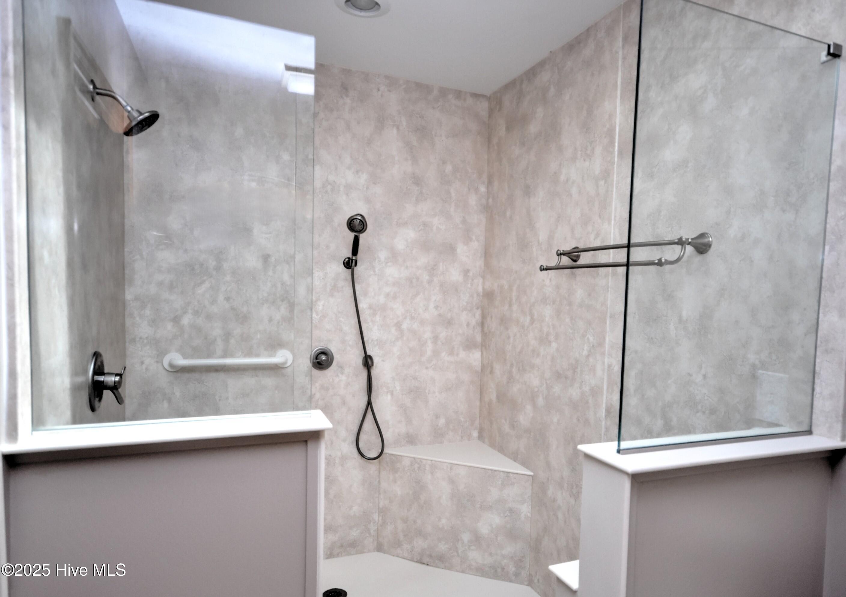 100526298 | Photo 38