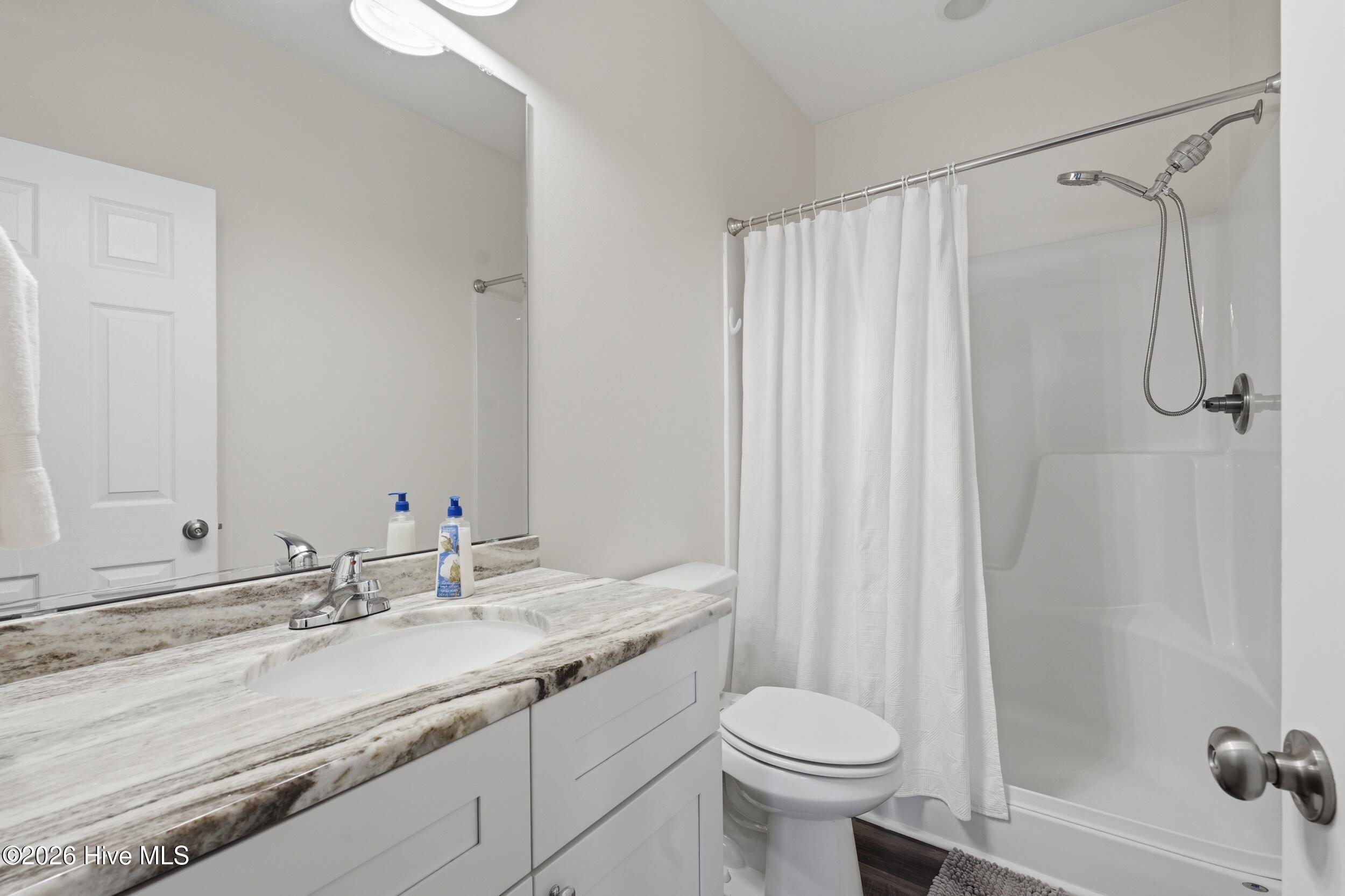 100560359 | Photo 19