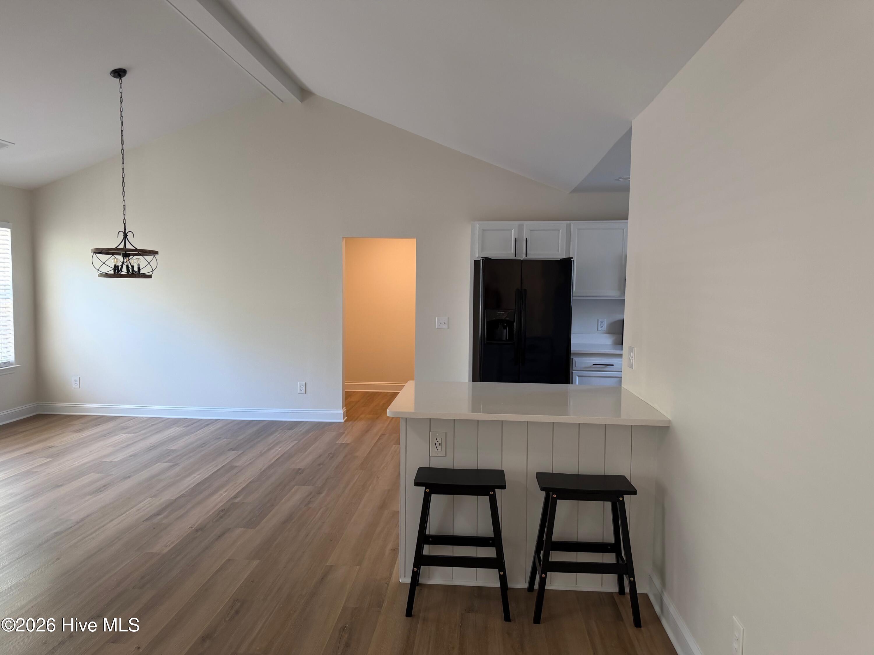 100568177 | Photo 27