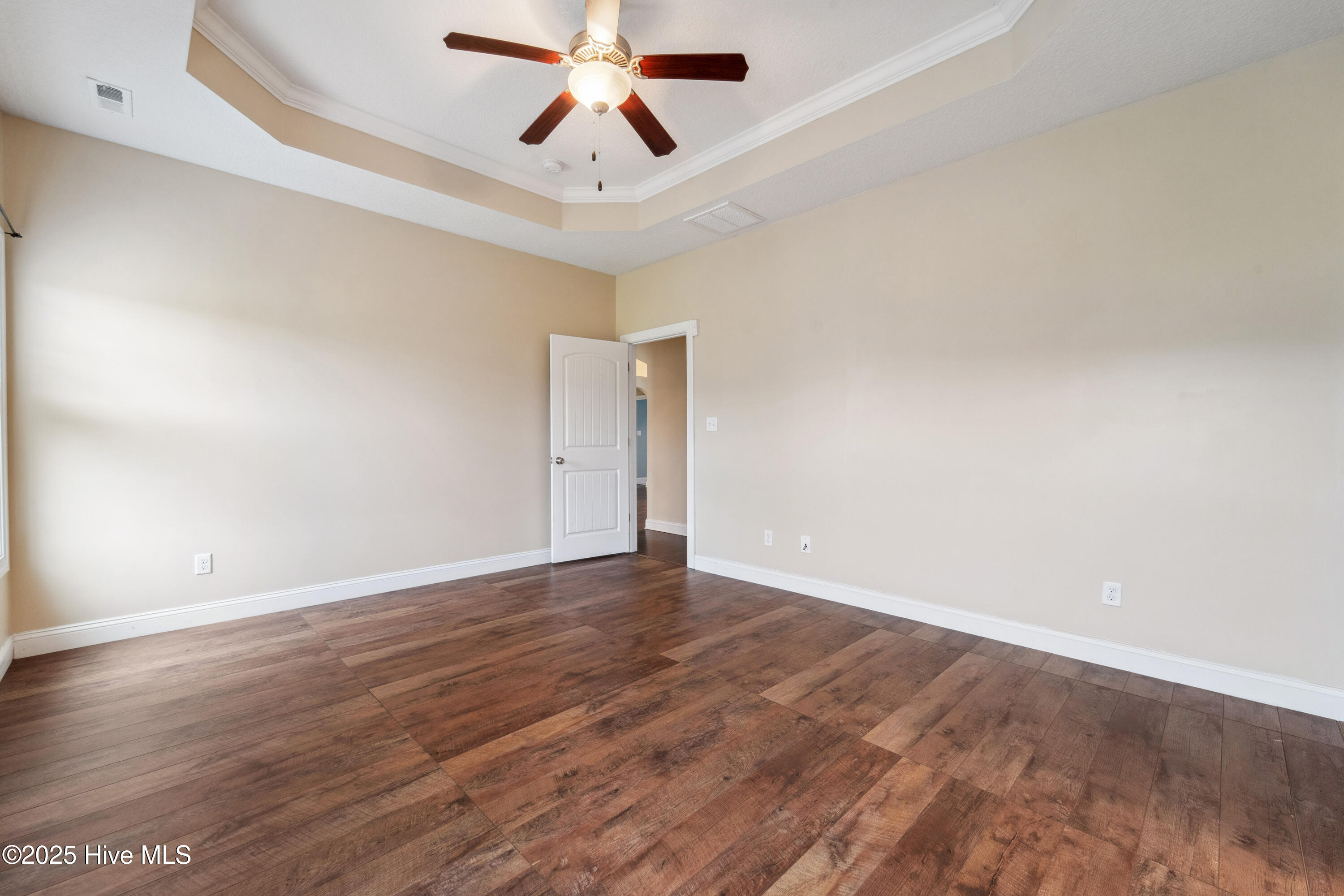 100562423 | Photo 10