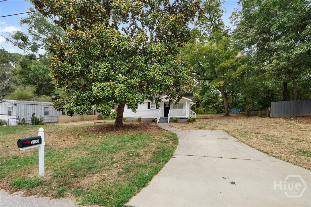Photo 3 of Single family home for sale at 210 Douglas St, Monroe, GA 30655 | MLS# CL366195 | Listing updated on 2026-10-09