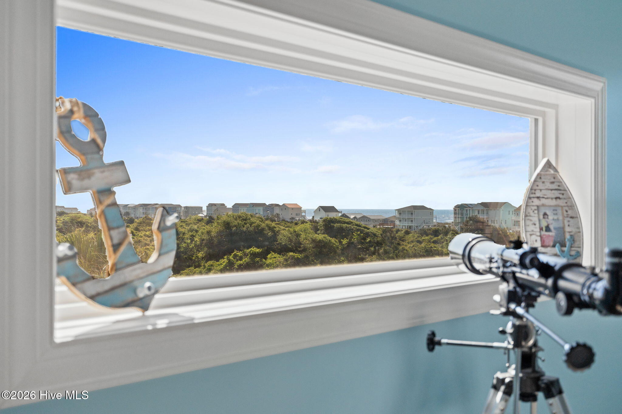 100561673 | Photo 24