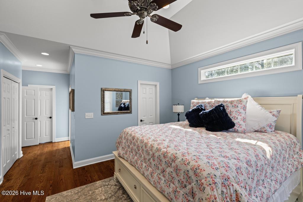 100570572 | Photo 26