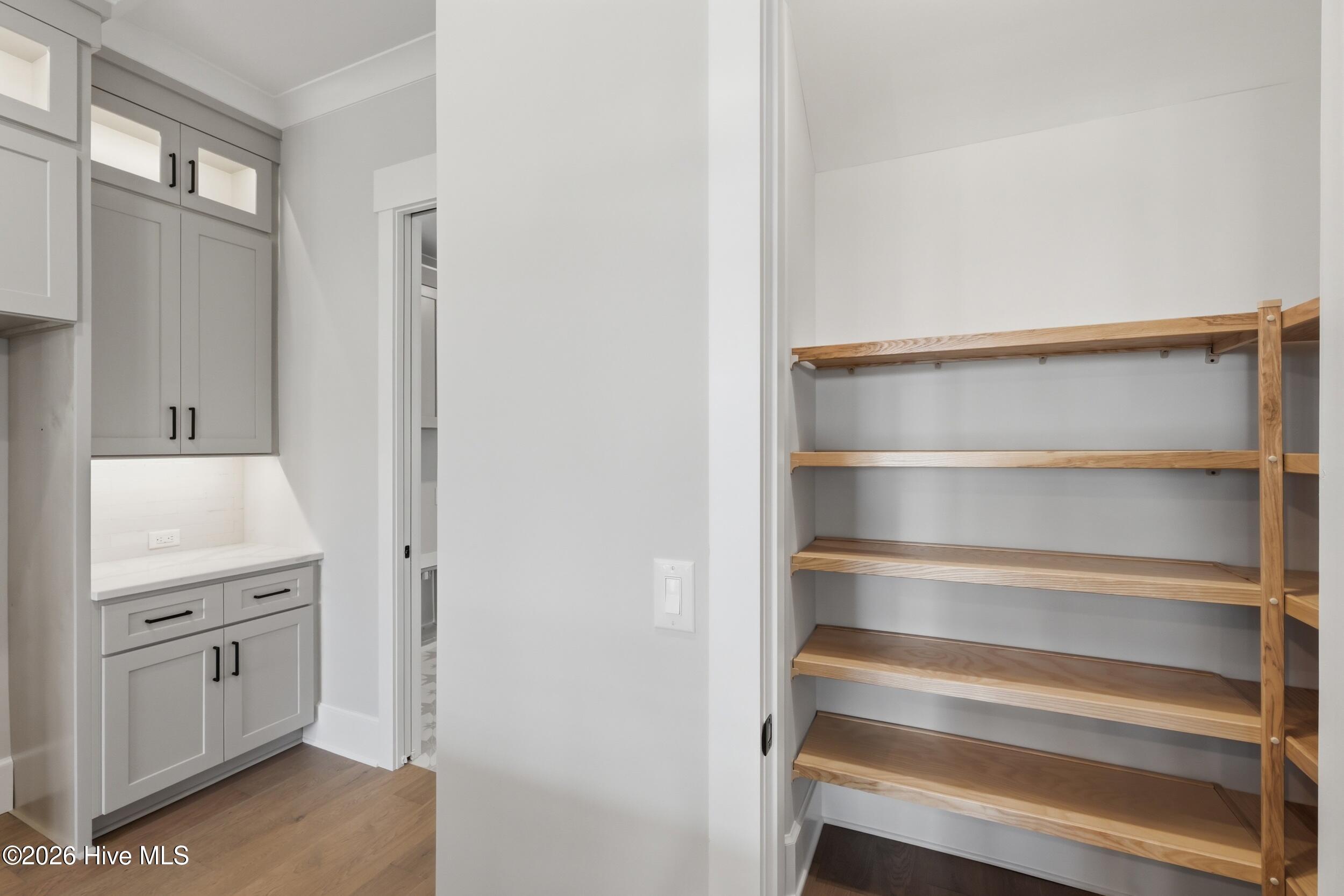 100567785 | Photo 29