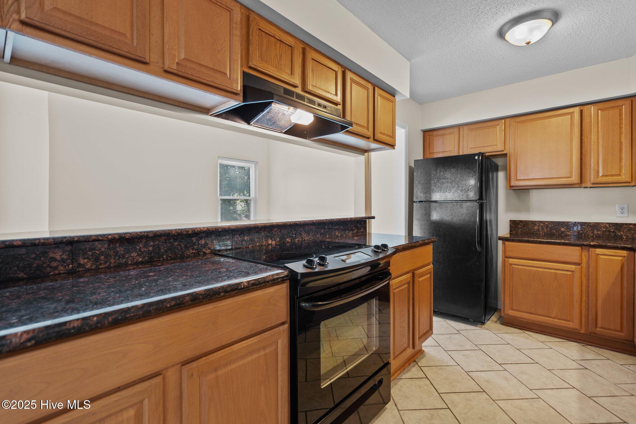 100530960 | Photo 26