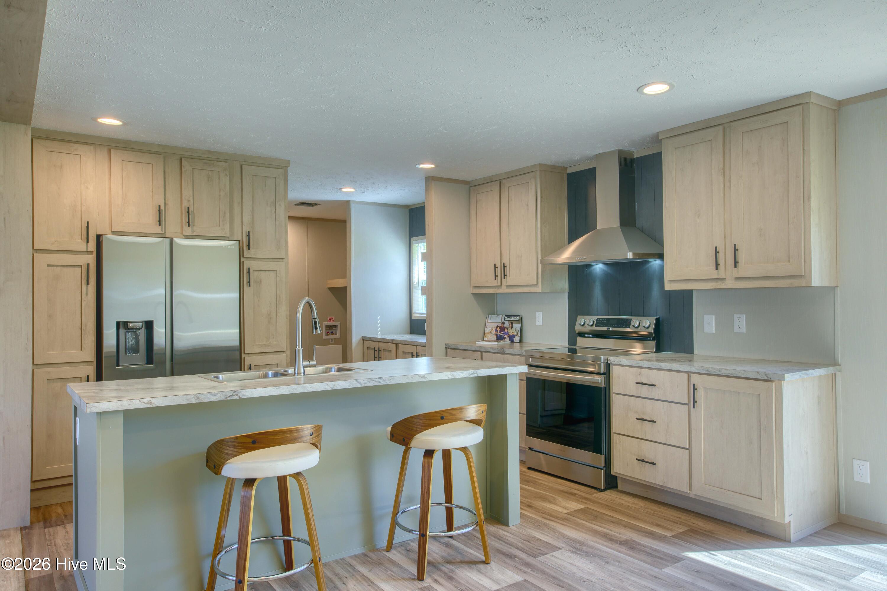 100557064 | Photo 11